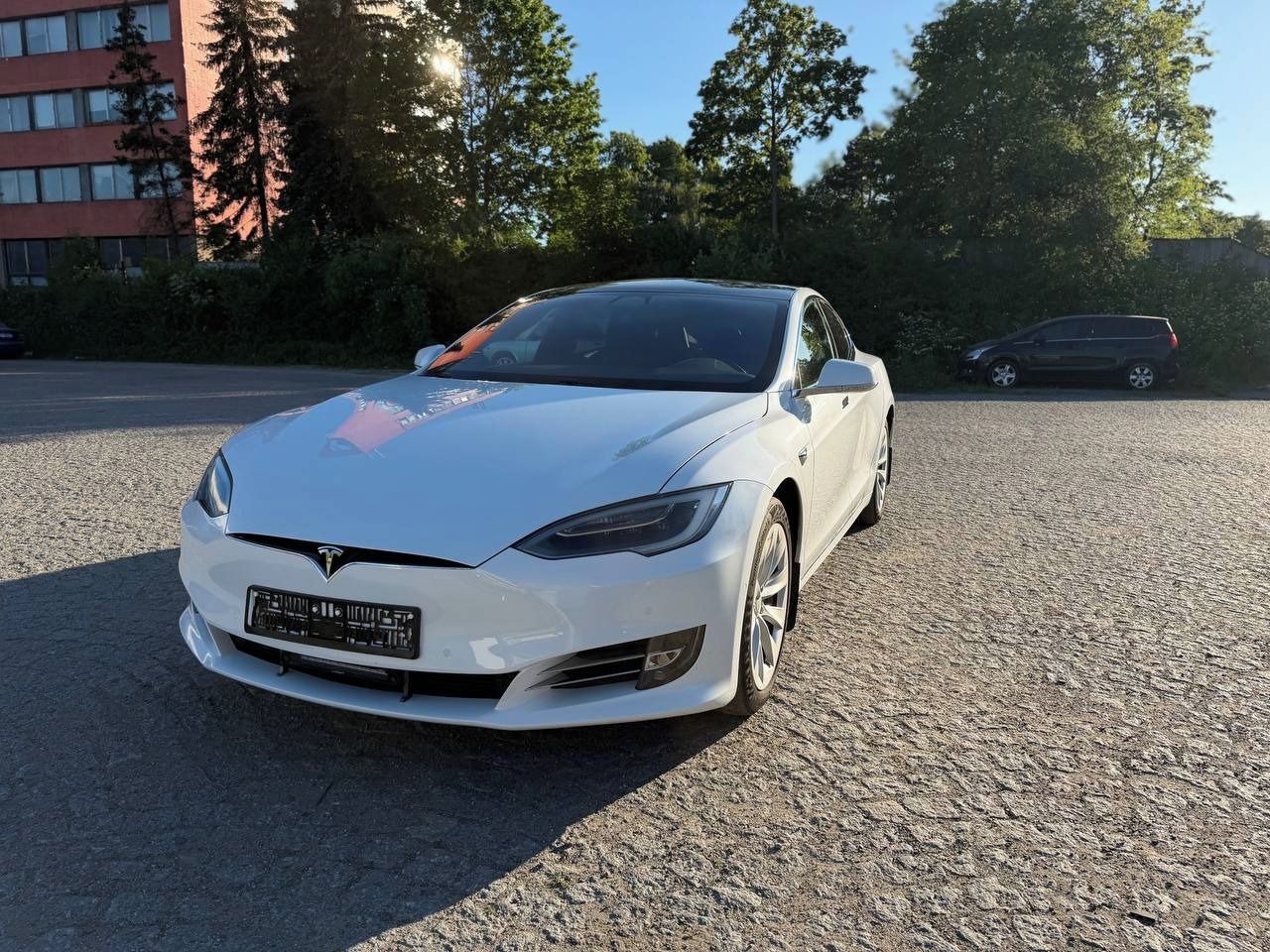 Tesla Model S, 75D AWD, MCU2, FSD, SOH 91.32% - fotka 2
