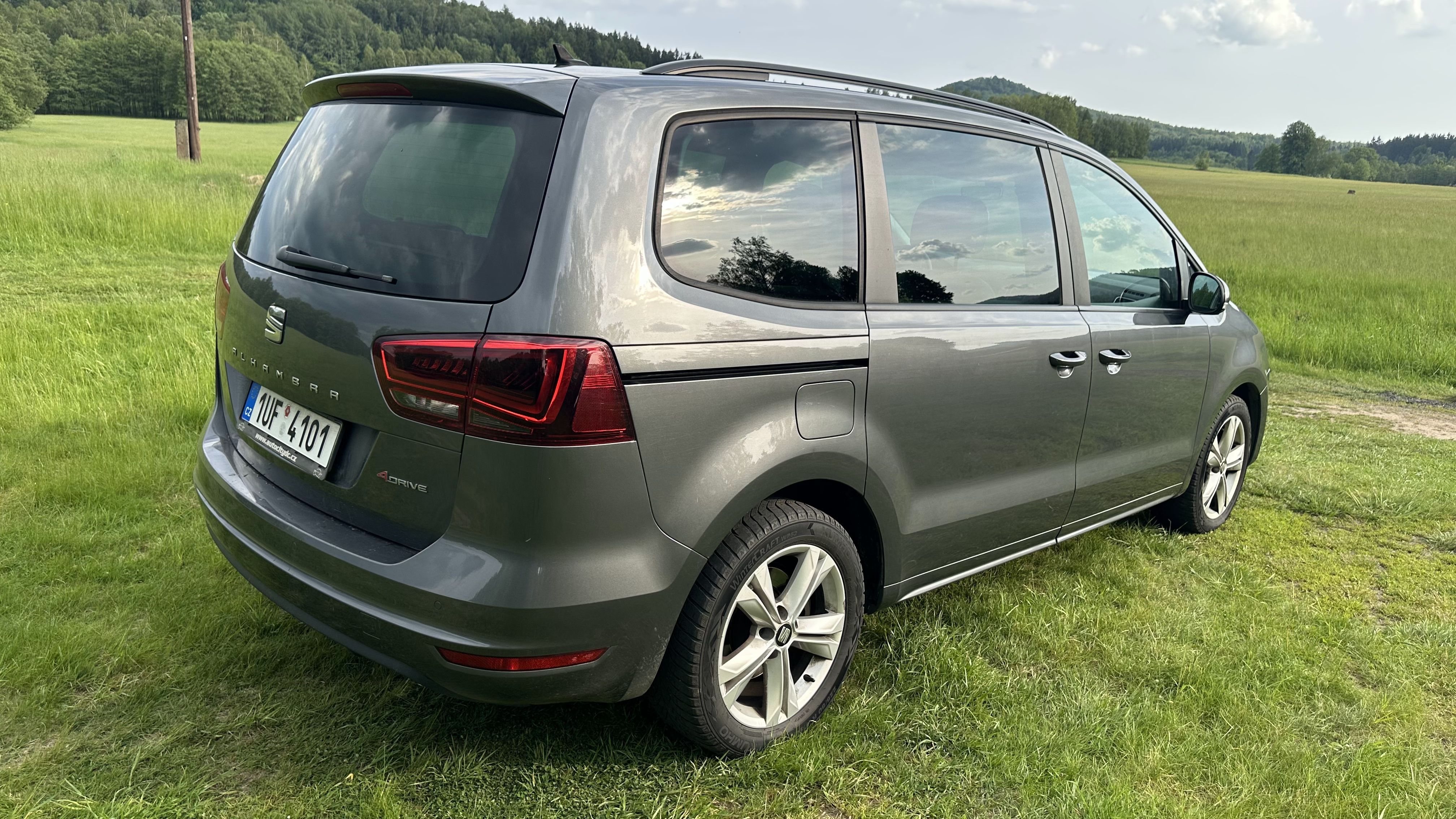 Seat Alhambra, 110kW, 4x4, 7 míst, tažné - fotka 6