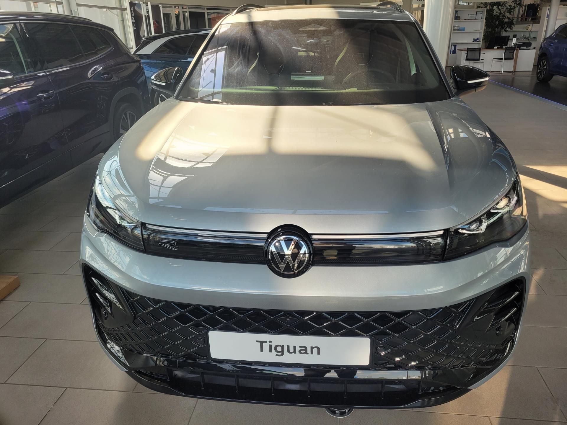 Volkswagen Tiguan, R-Line 2,0 TDI 142 kW 4x4 - fotka 5