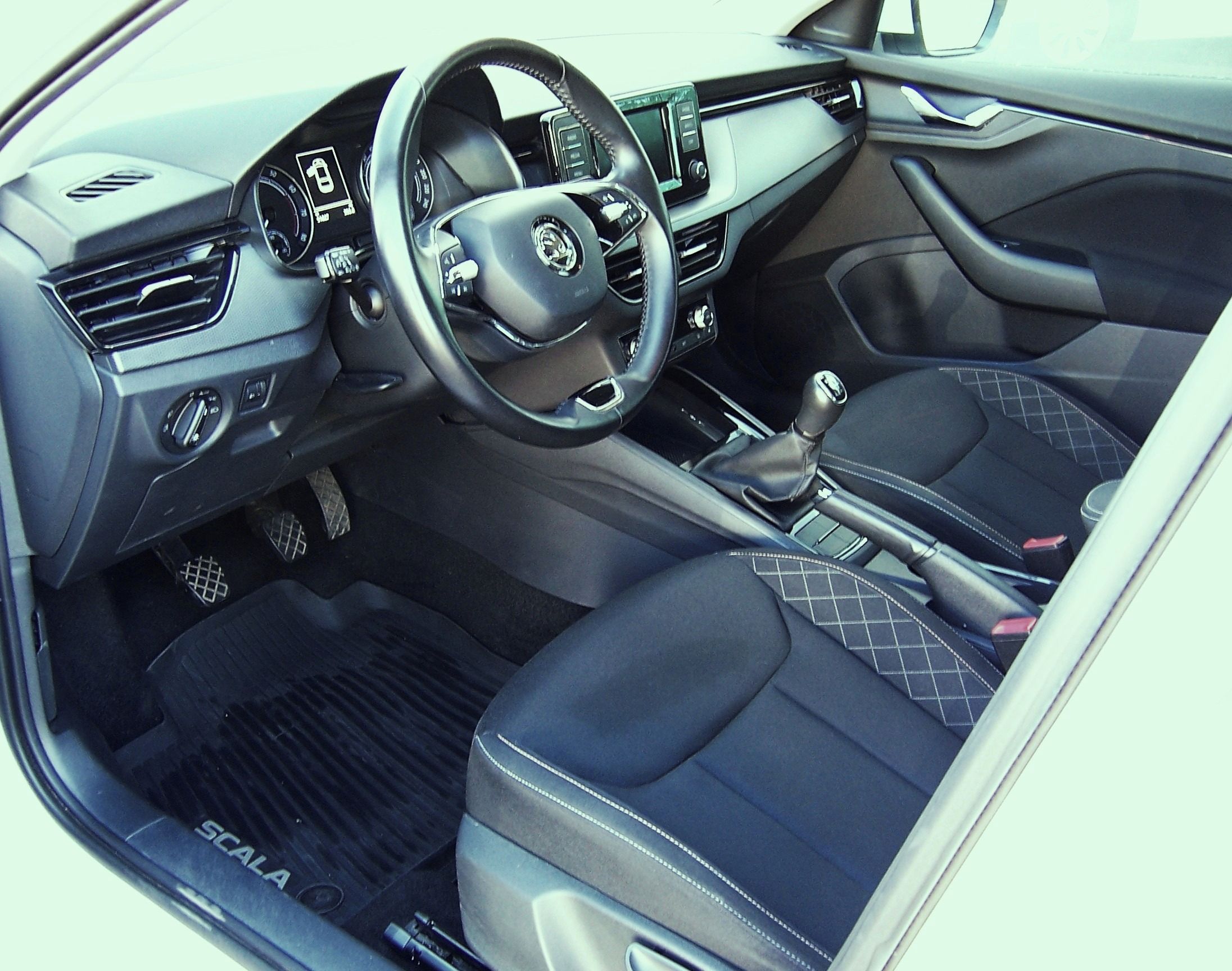 Škoda Scala, 1.0 TSI 81kW Ambition - fotka 6