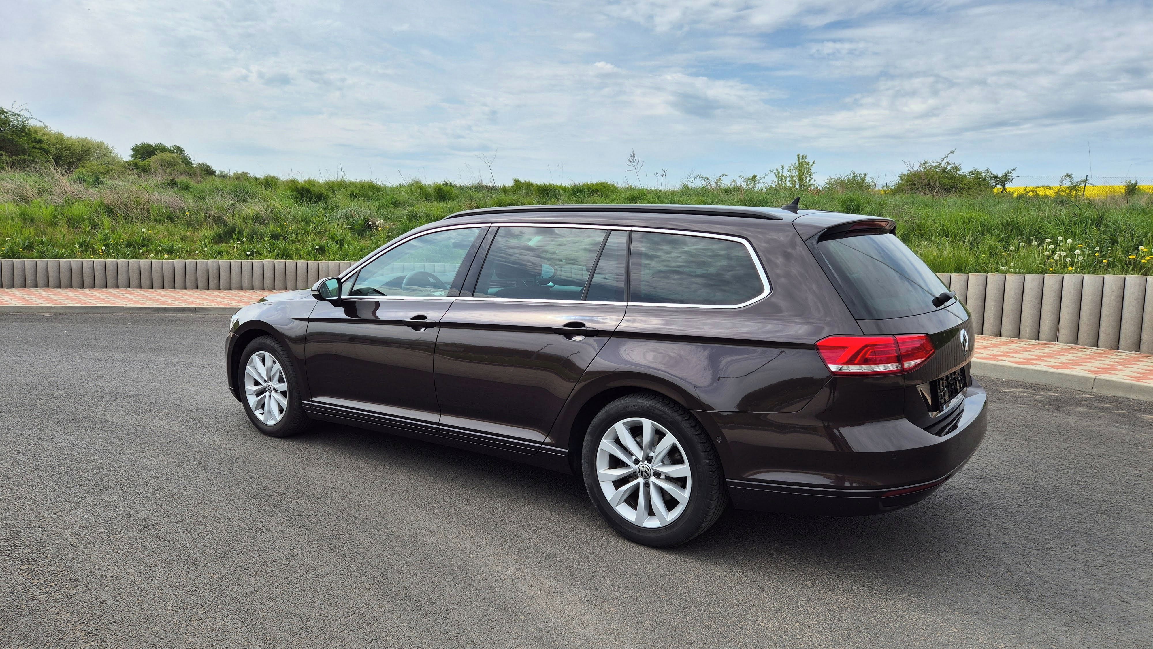 Volkswagen Passat, 2,0tdi servis VW - fotka 3