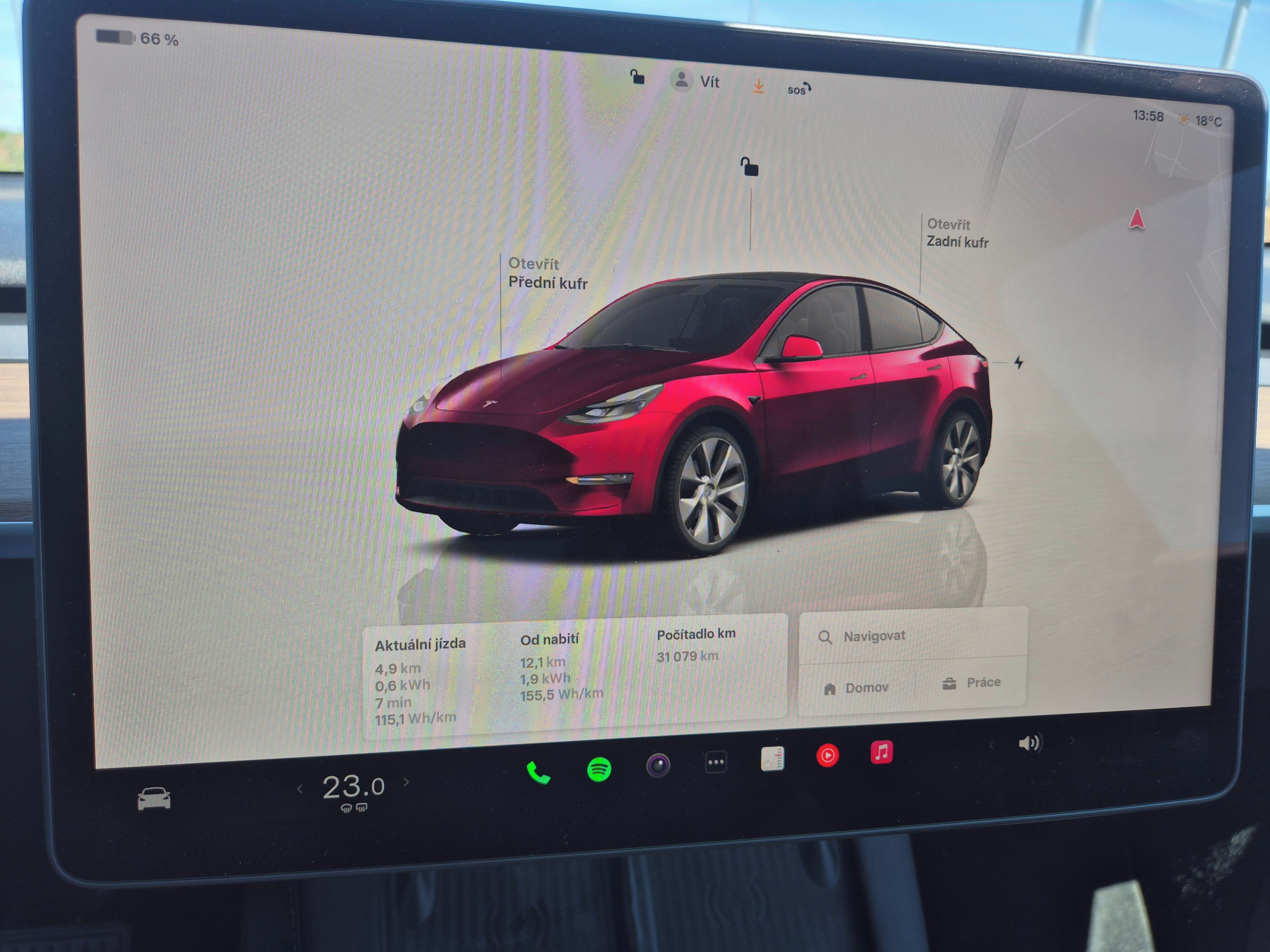 Tesla Model Y, Long Range RWD 79 Kw - fotka 5