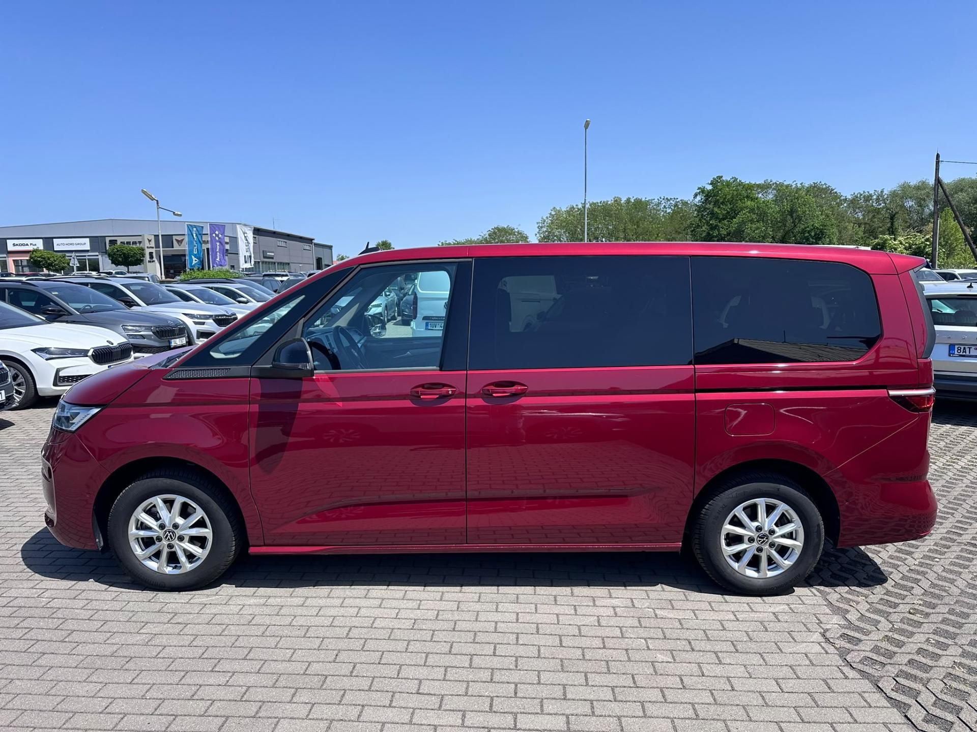 Volkswagen Multivan, Life 2,0 TDI - fotka 6