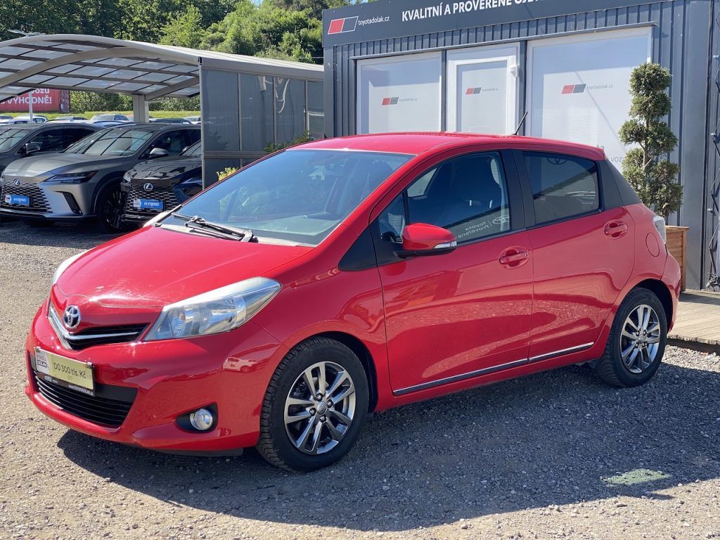 Toyota Yaris, 1.33i, ČR-1m, Active, 2x kola - fotka 3