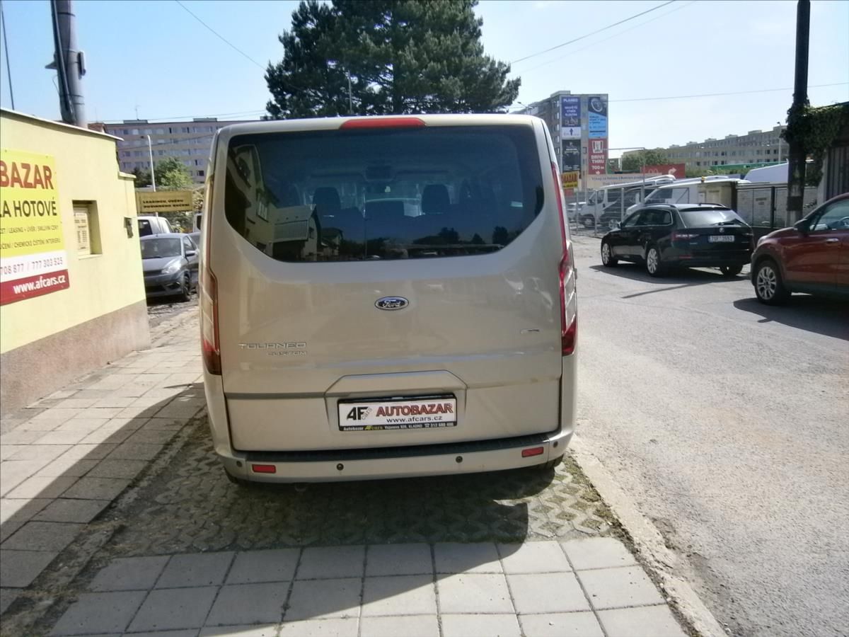 Ford Tourneo Custom, 2,2 TDCI TITANIUM 8 MÍST - fotka 5