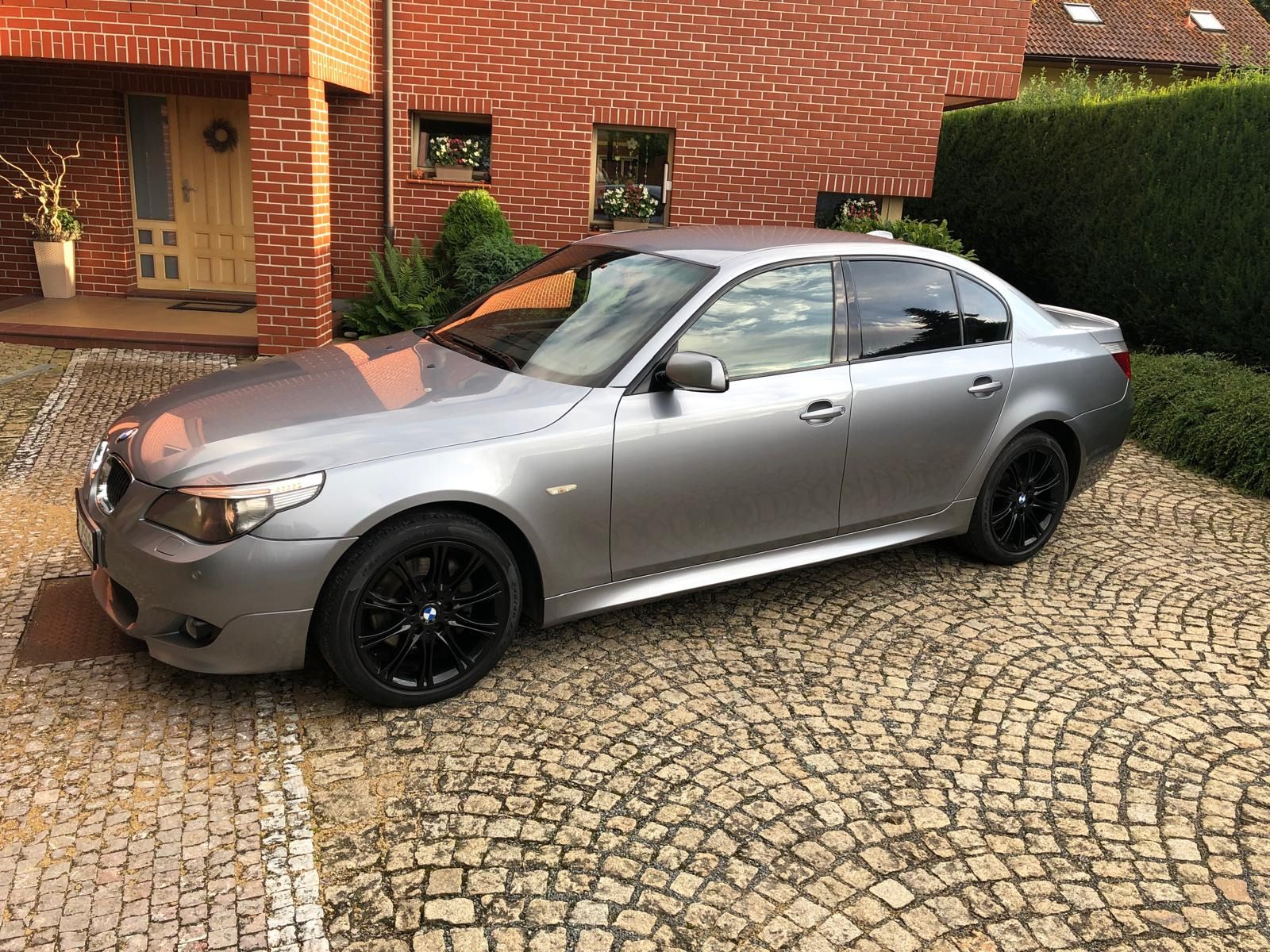 BMW Řada 5, BMW 525 XI