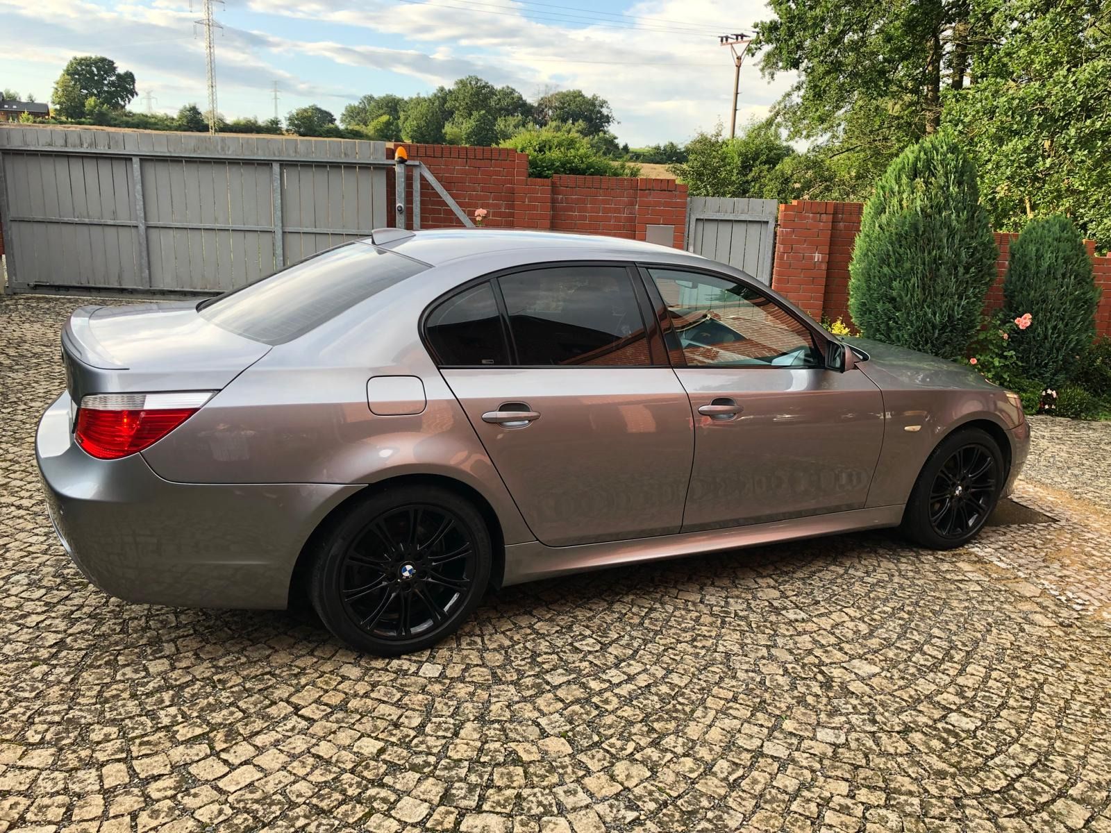BMW Řada 5, BMW 525 XI - fotka 2