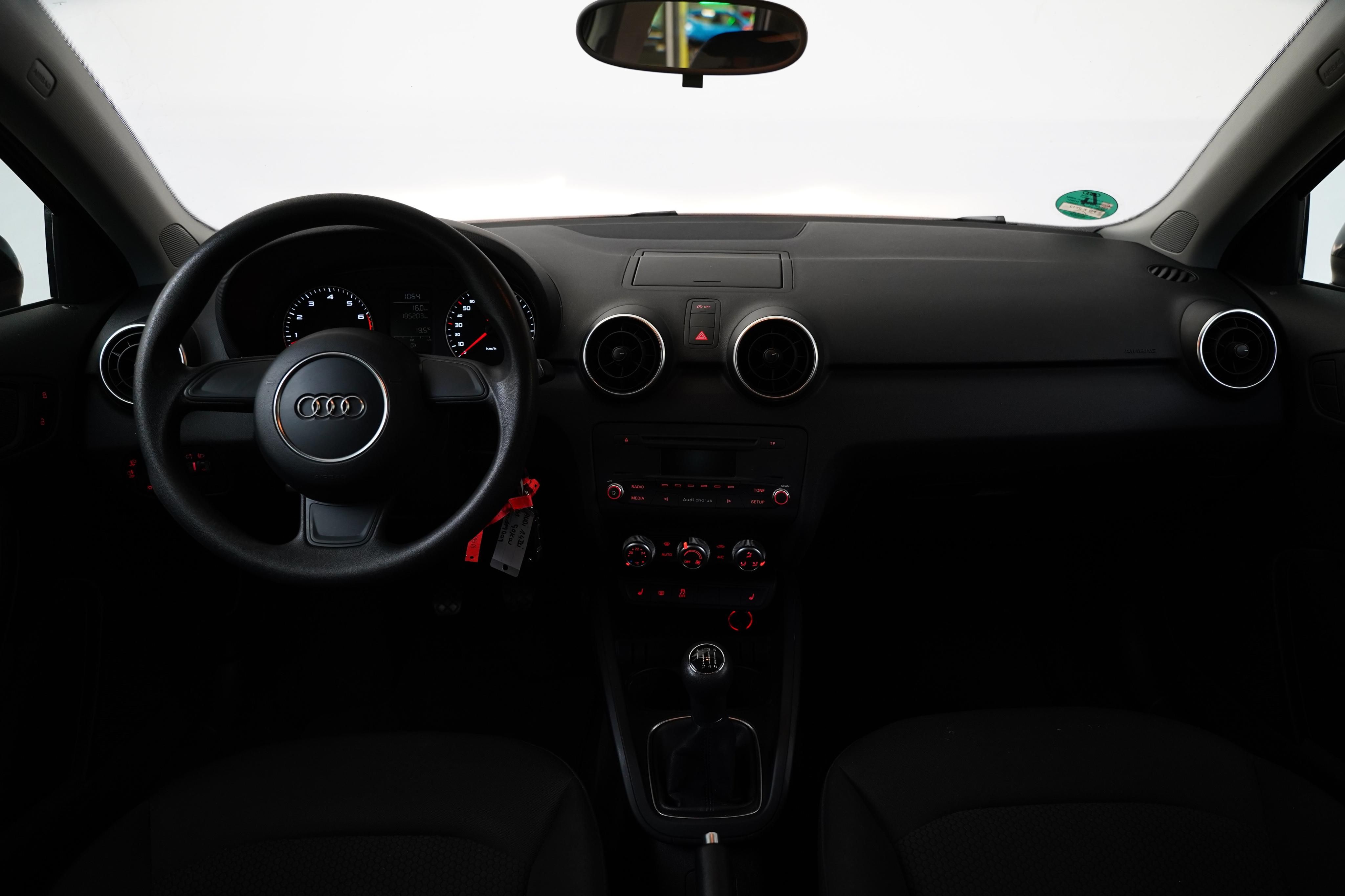 Audi A1, 1.4 TFSI 90 kW Attraction - fotka 6