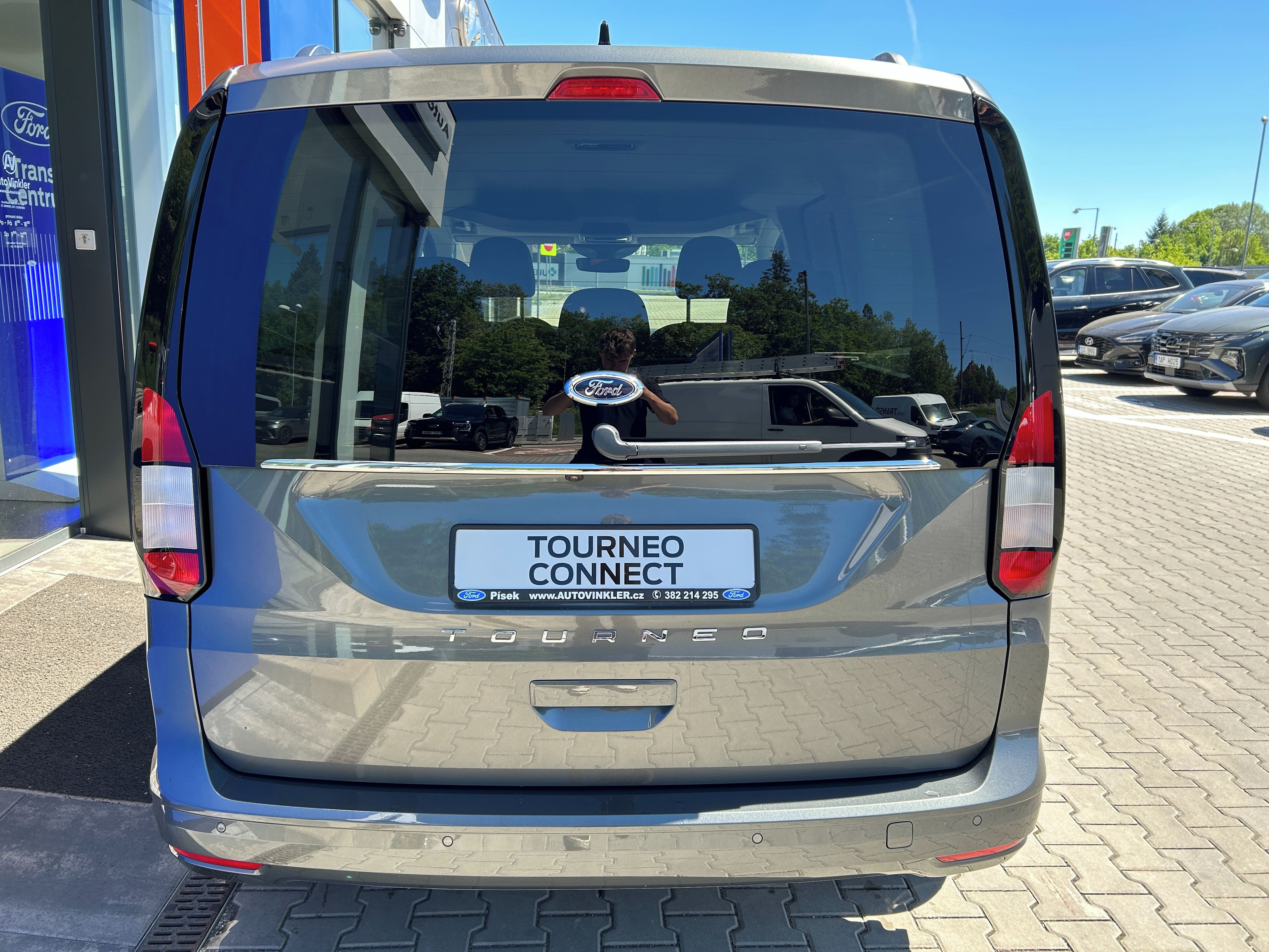 Ford Tourneo Connect, 1.5 Ecoboost 85kW AT Titanium - fotka 5