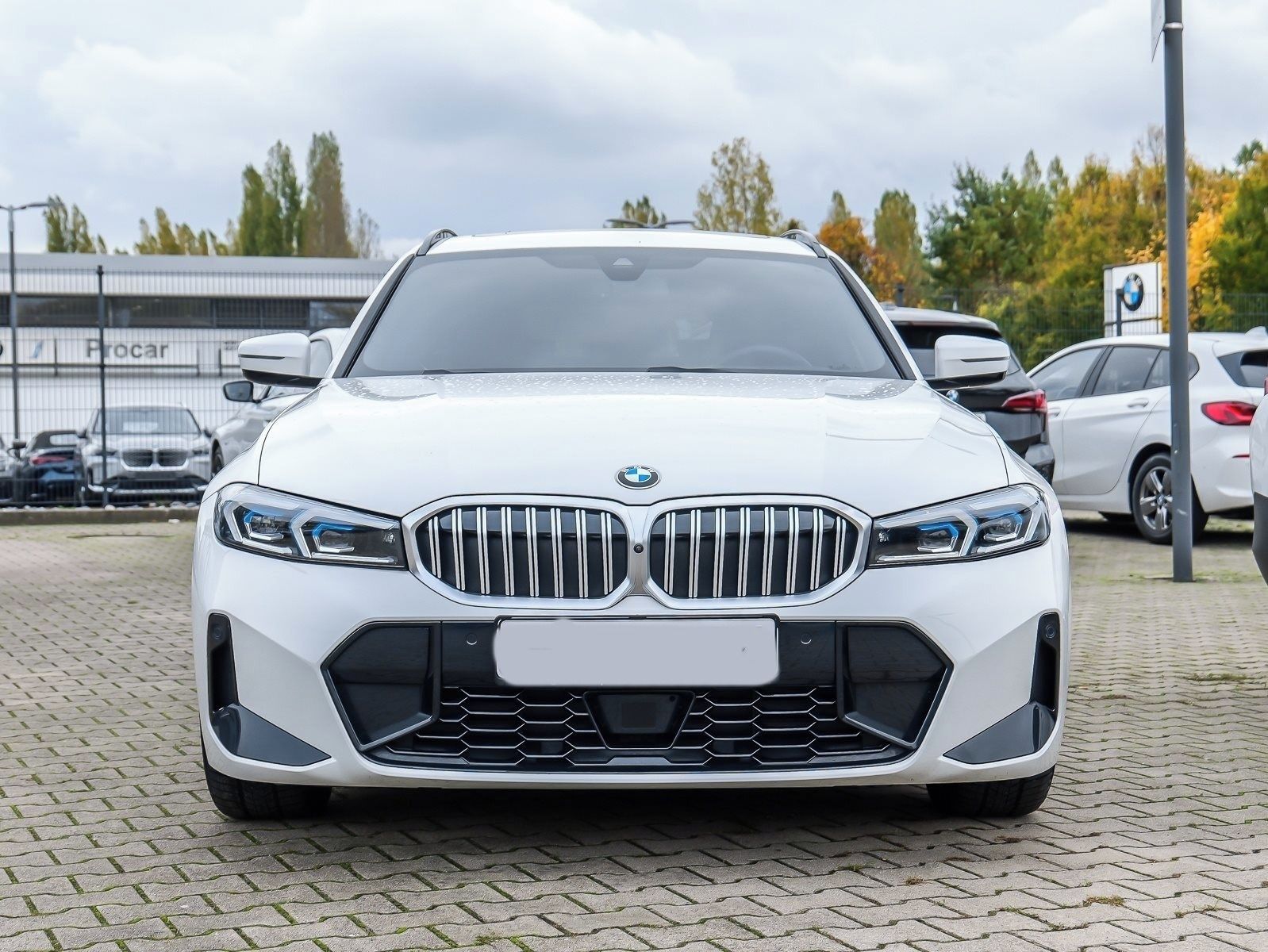 BMW Řada 3, 330 d xDrive Touring M Sport P - fotka 3