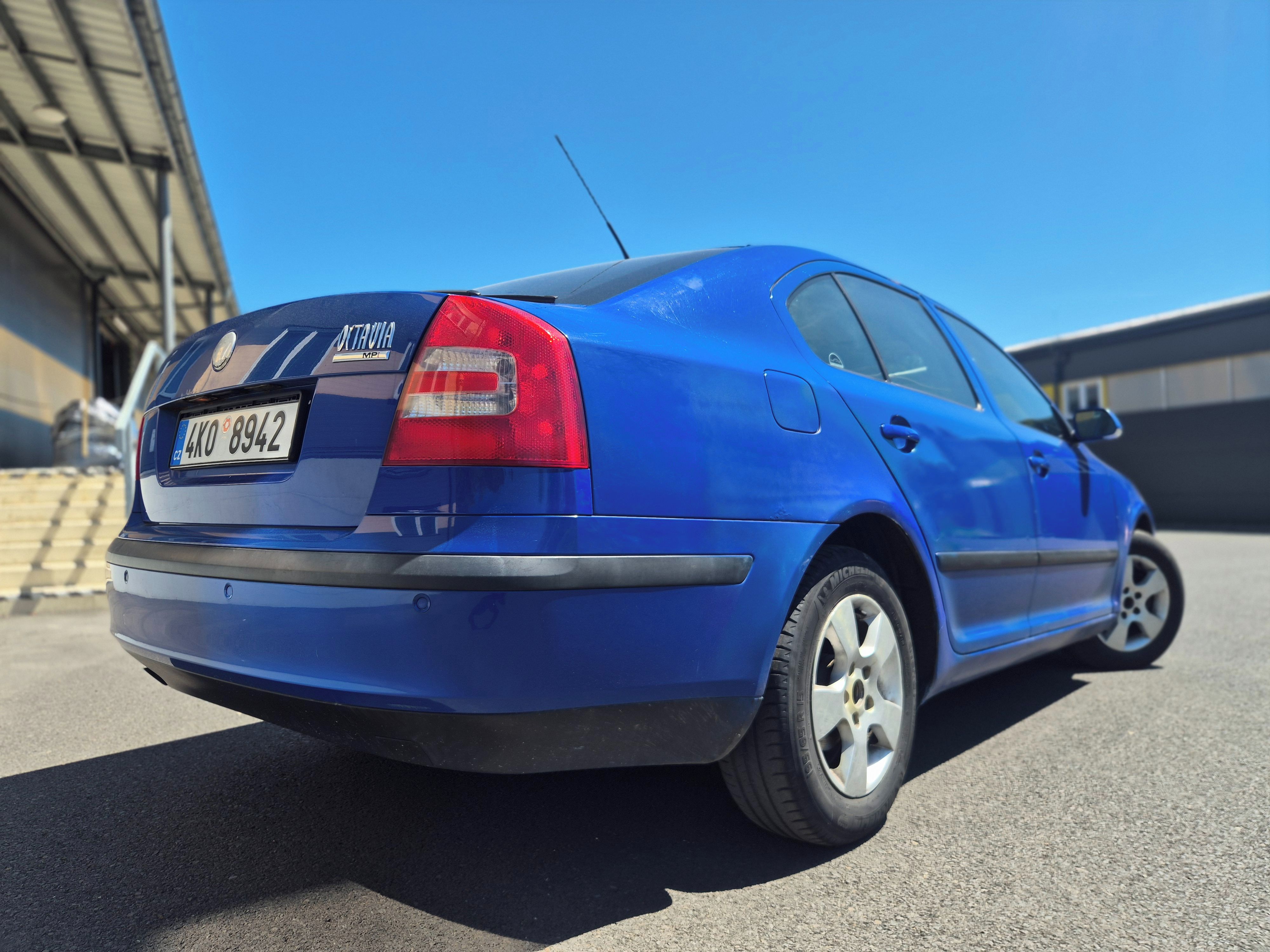 Škoda Octavia, 1.6 benzín  MPI - fotka 4