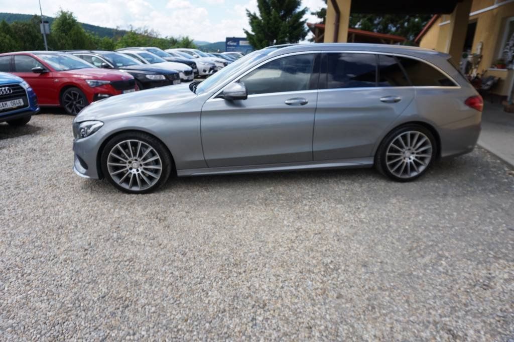 Mercedes-Benz Třídy C, C 400 4 MATIC - fotka 6