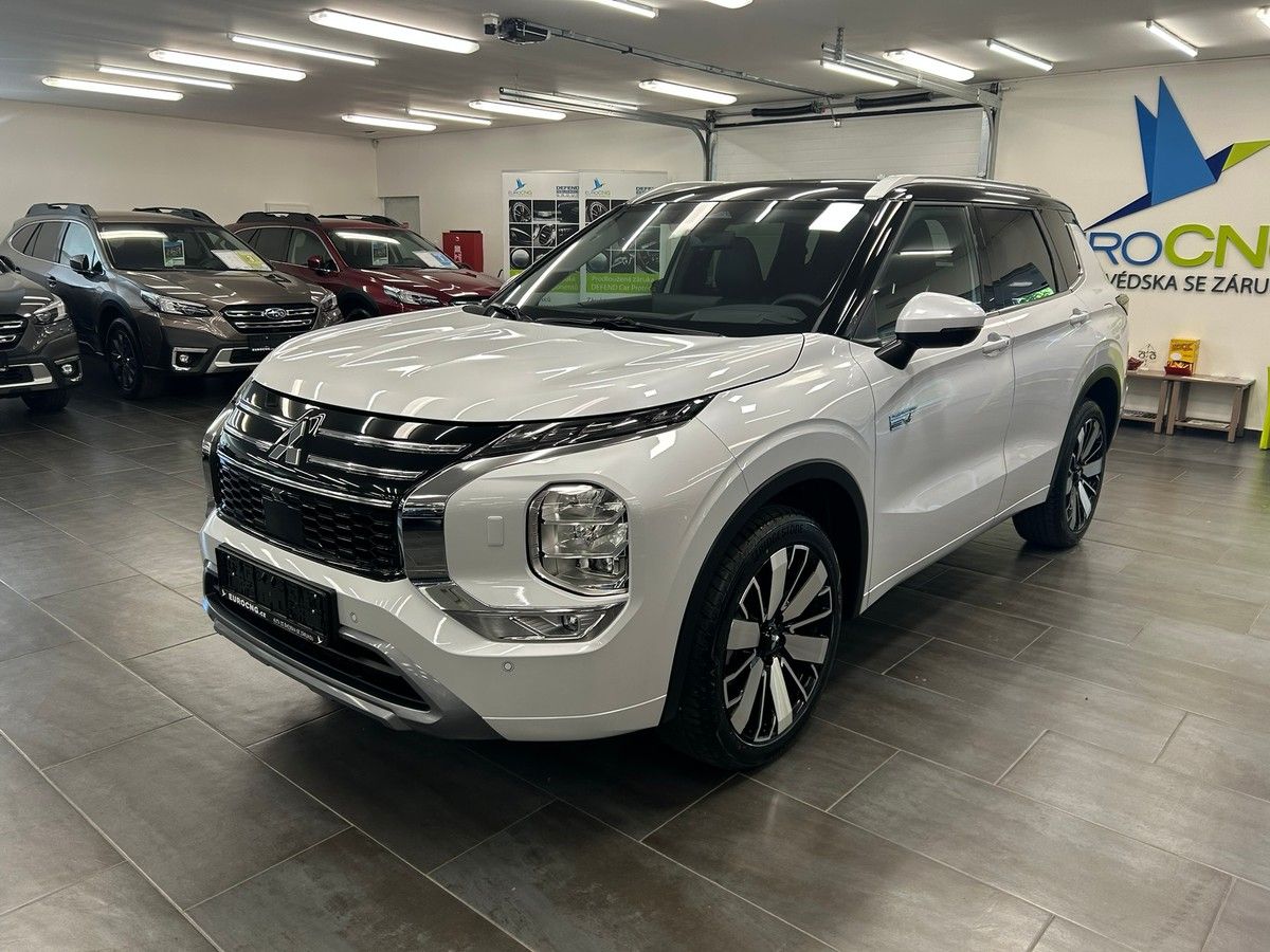 Mitsubishi Outlander, 2.4 PHEV Instyle | 8 let | Nov - fotka 4