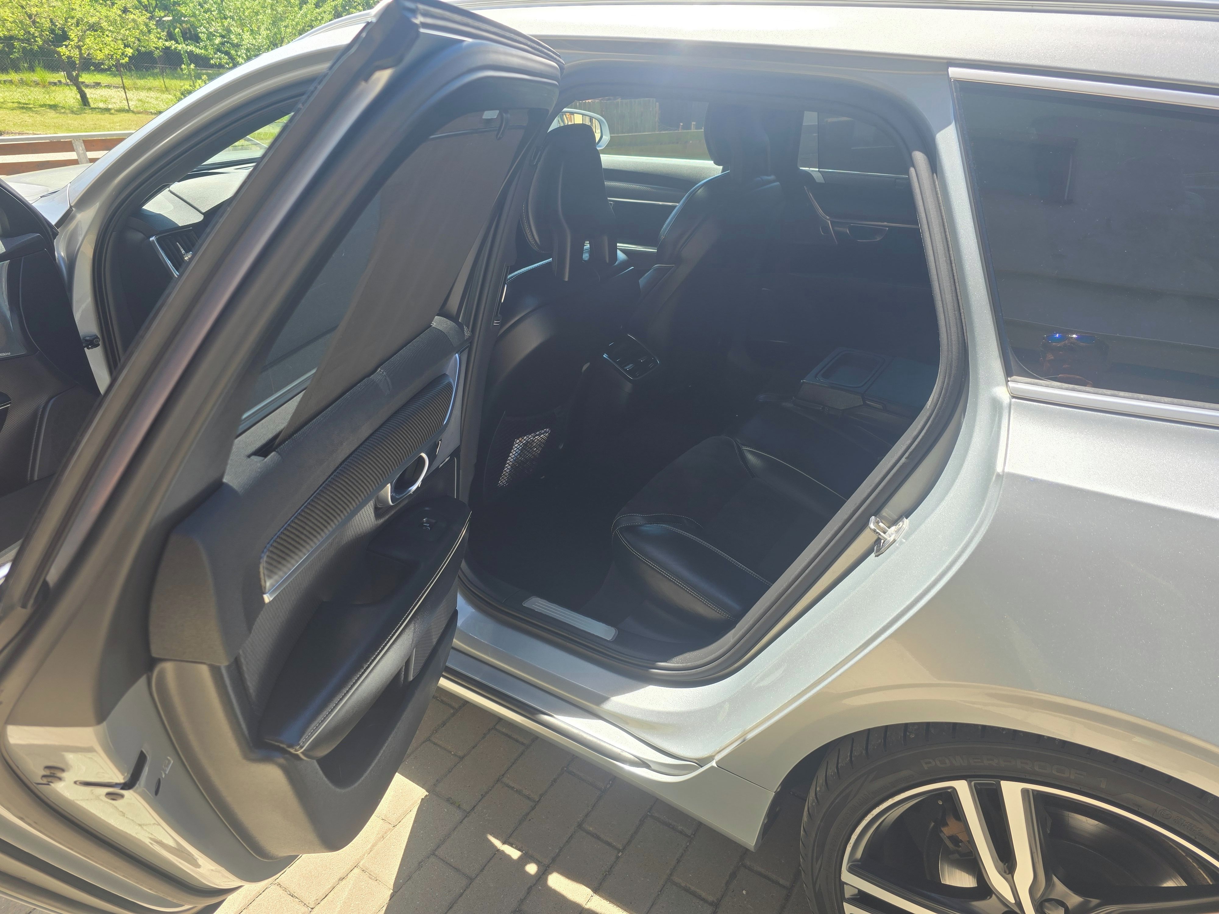 Volvo V90, D5 AWD r-design - fotka 6