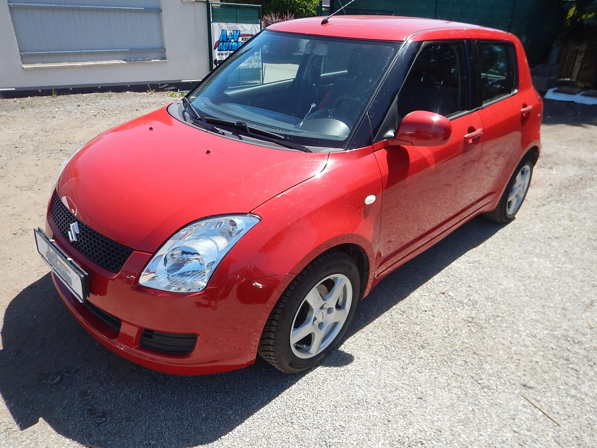 Suzuki Swift, 1.3i, KLIMA - fotka 2