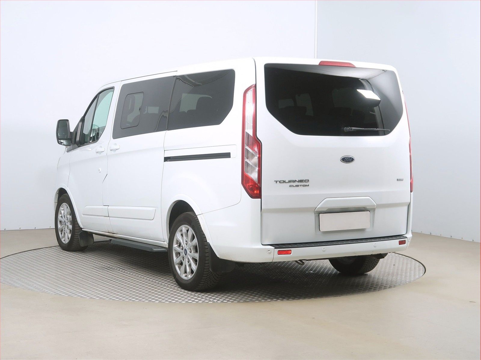 Ford Tourneo Custom, 2.0 EcoBlue, Titanium, Klima - fotka 4
