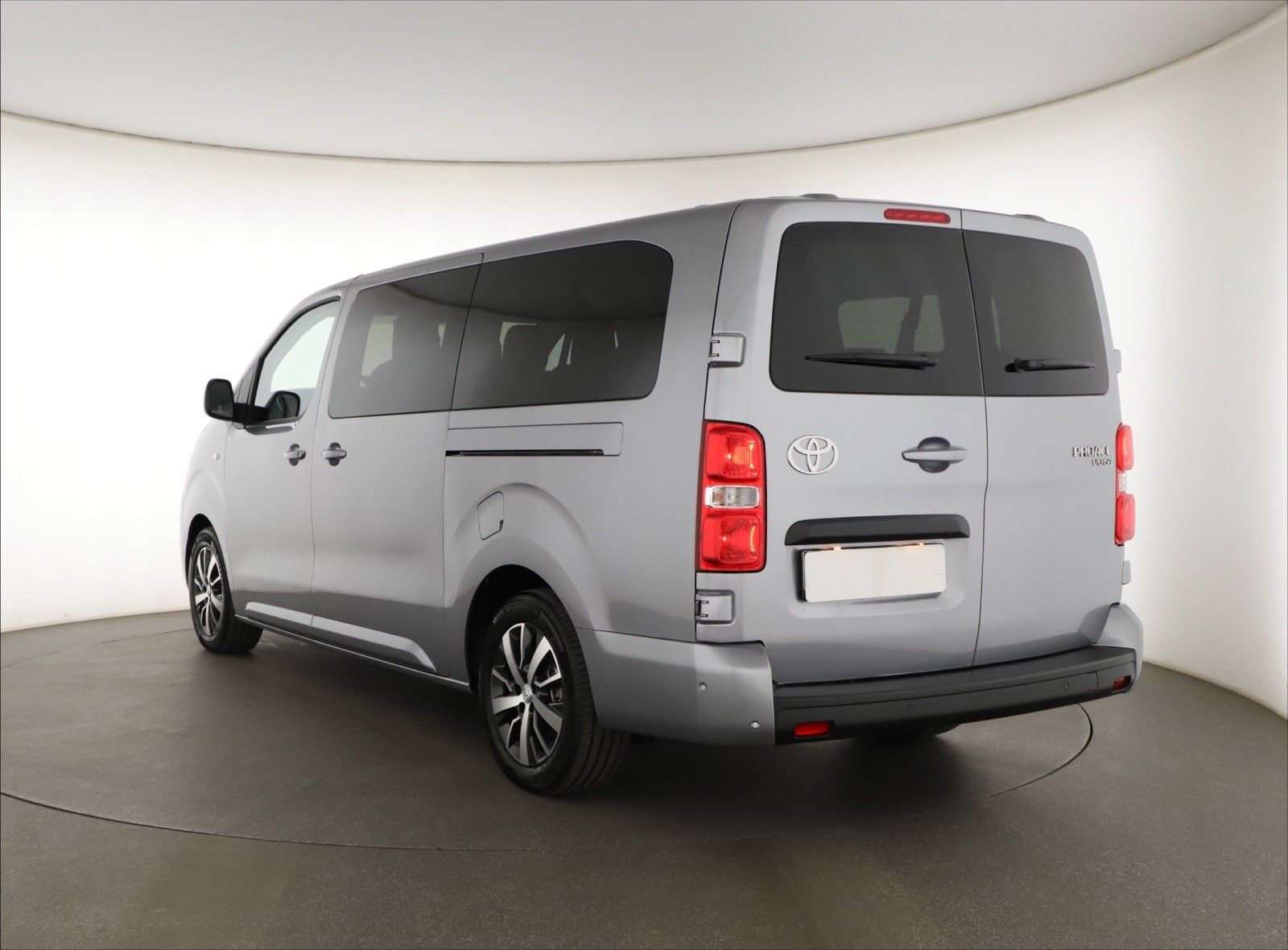 Toyota Proace Verso, 2.0 D-4D, 9 míst, L2 - fotka 4