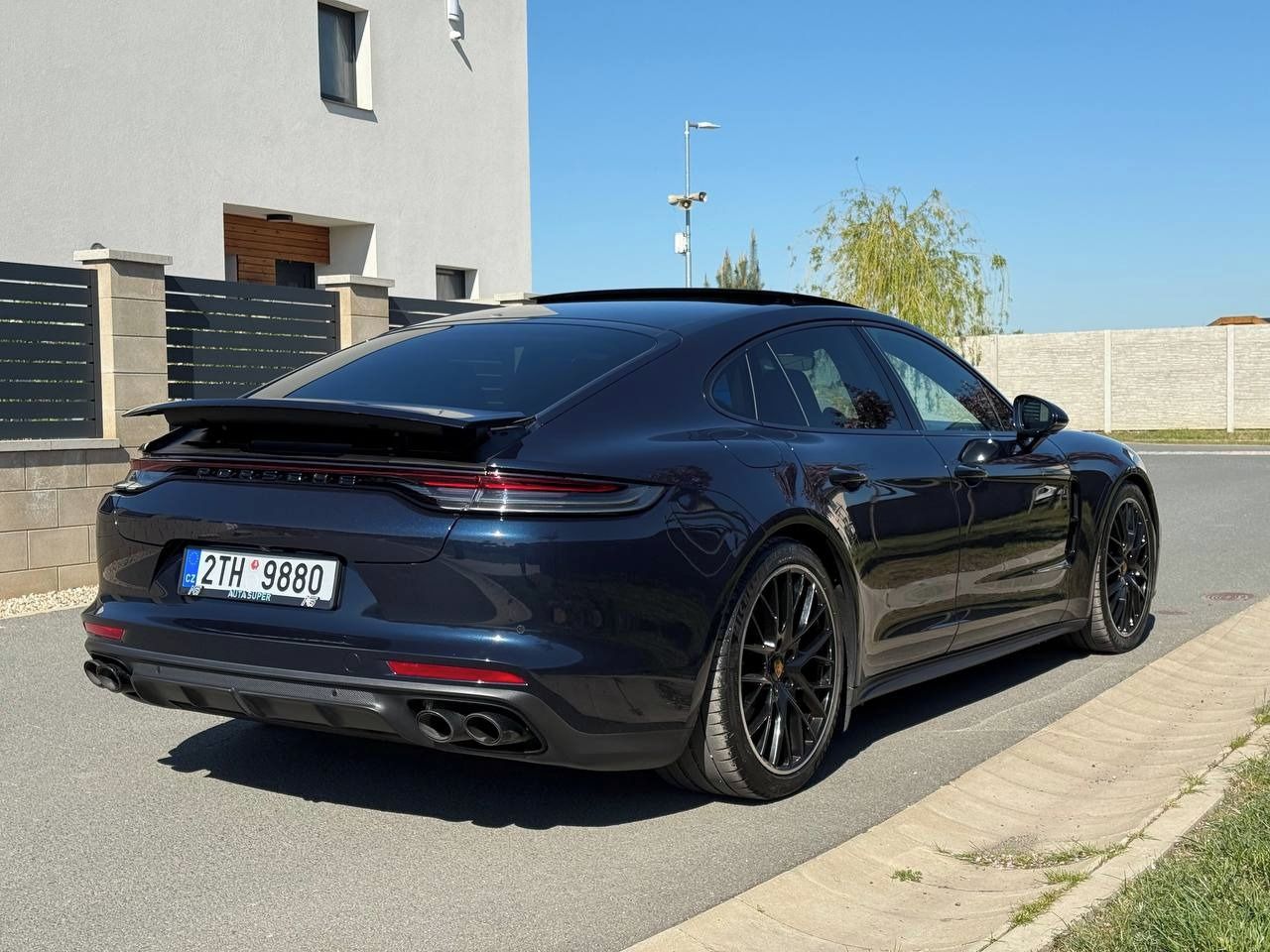 Porsche Panamera - fotka 4