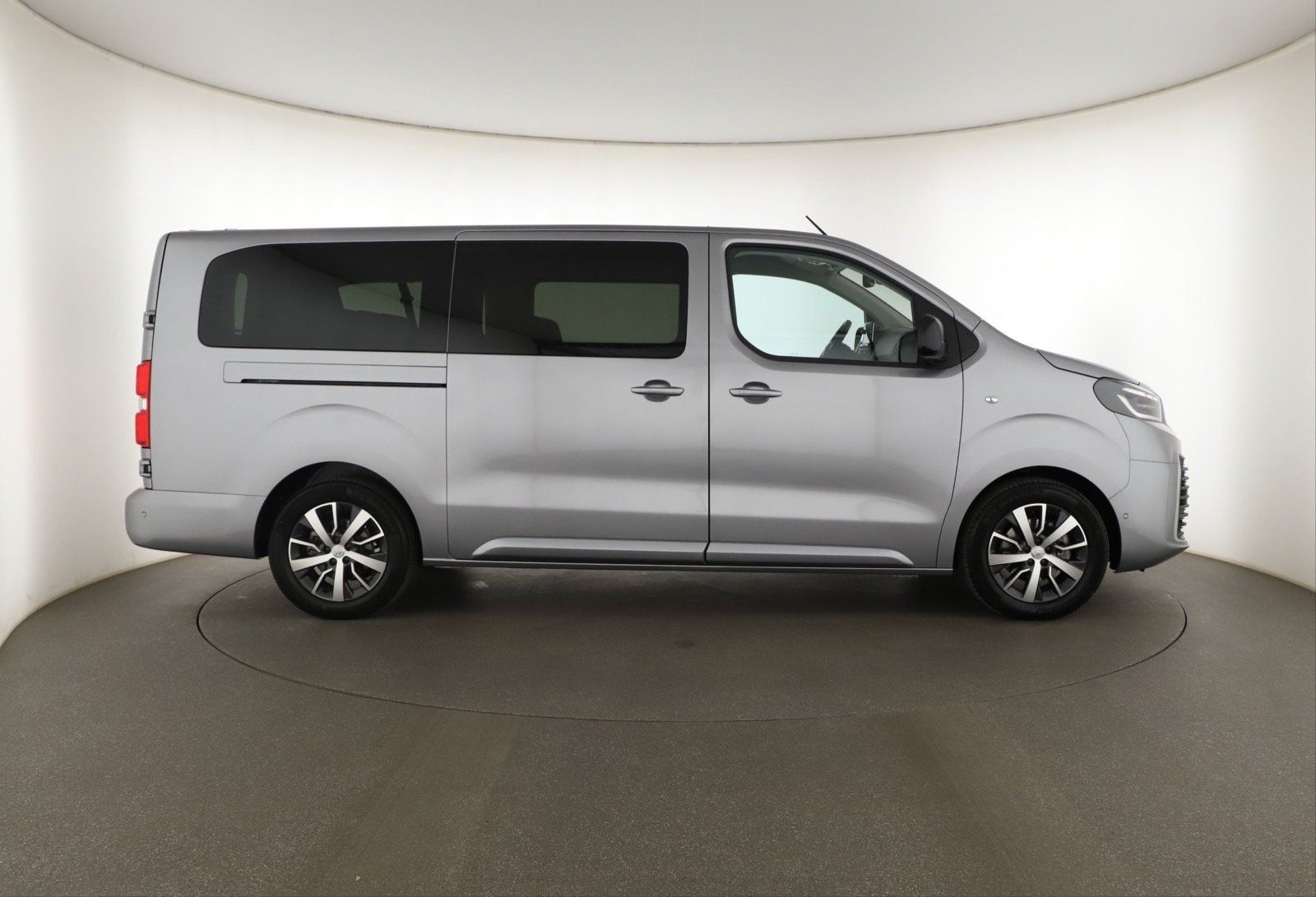 Toyota Proace Verso, 2.0 D-4D, 9 míst, L2 - fotka 6