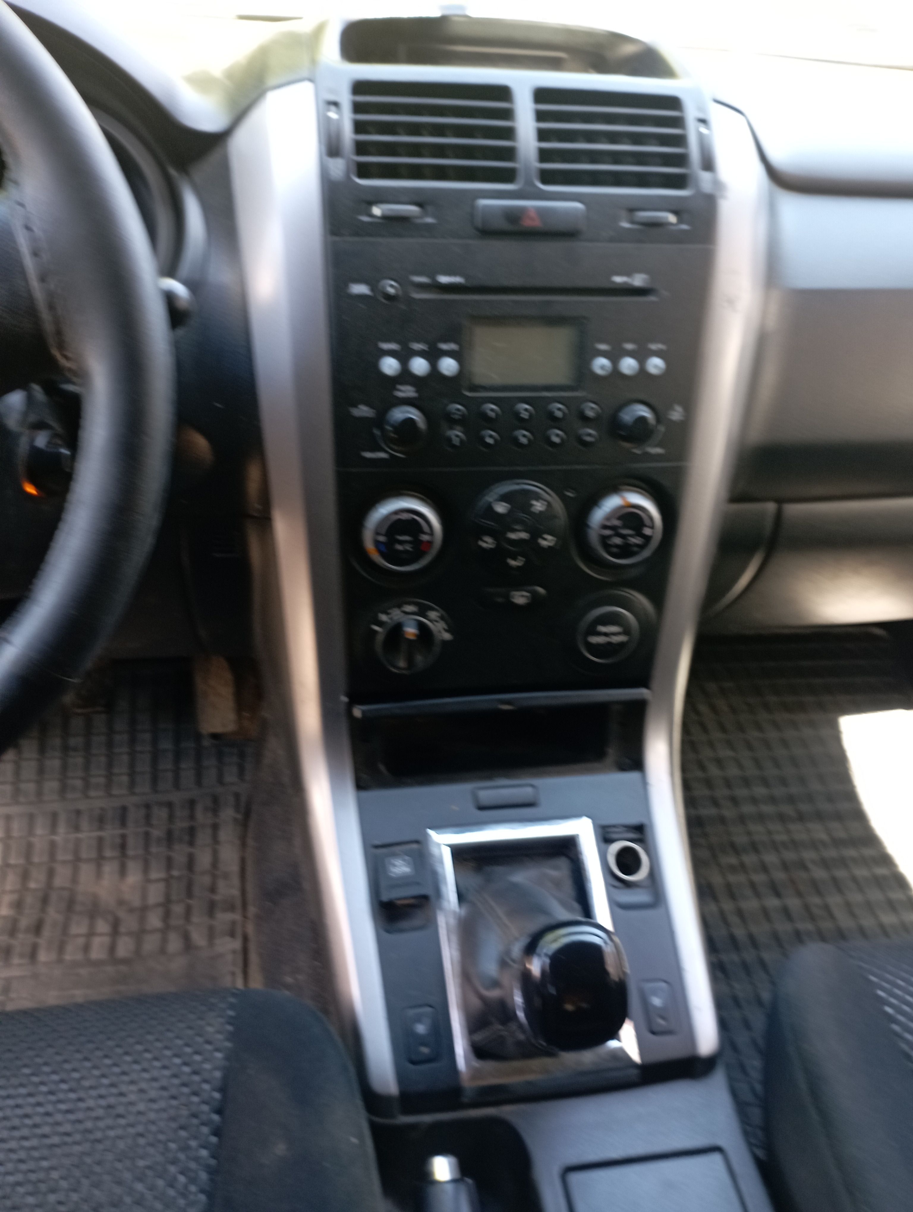Suzuki Grand Vitara, 2.0 benzin + LPG 103 kW 4X4 - fotka 5
