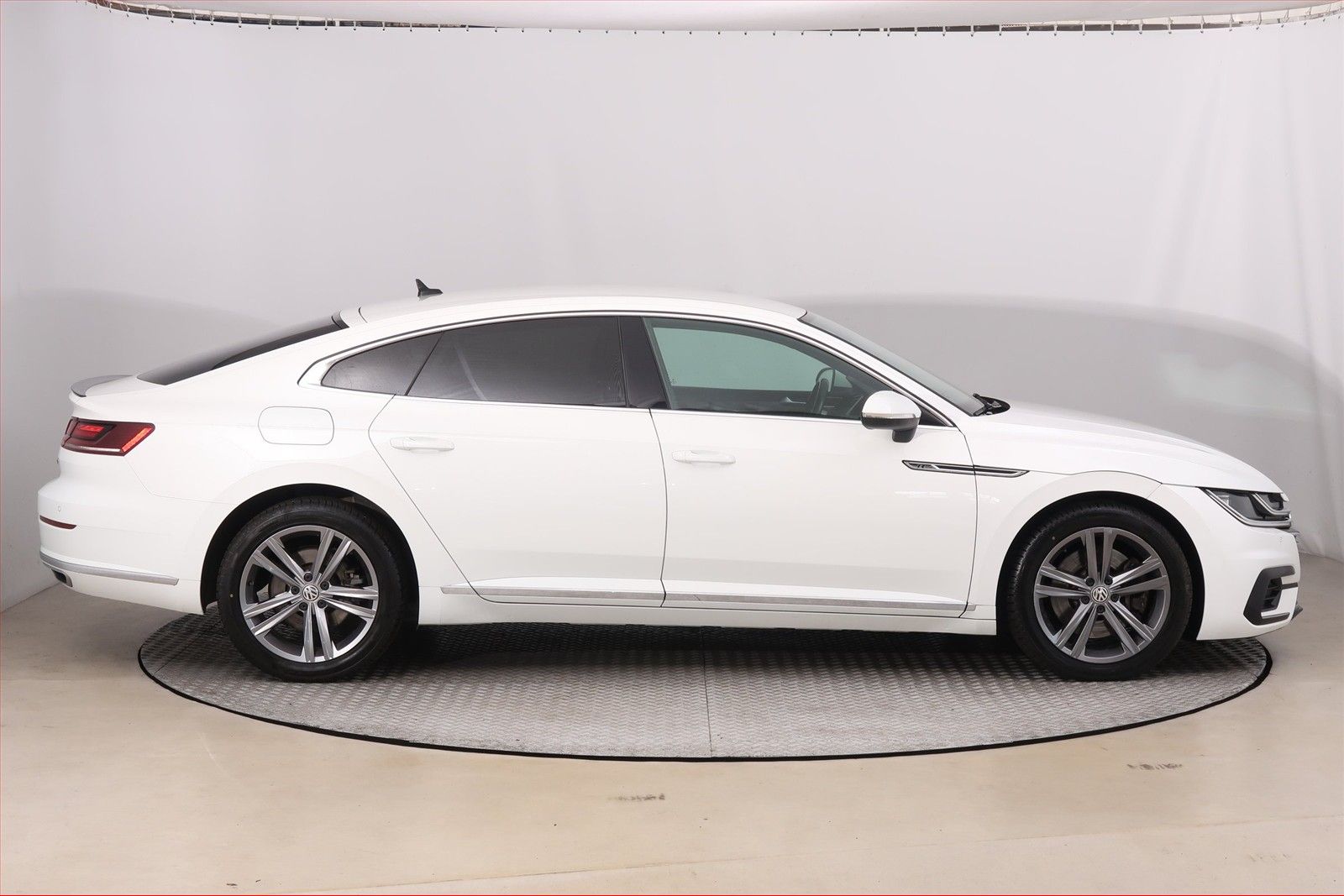 Volkswagen Arteon, 2.0 BiTDI 4Motion, R-line - fotka 6