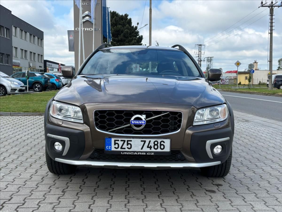 Volvo XC70, 2,4   D4 AWD AT Momentum - fotka 2