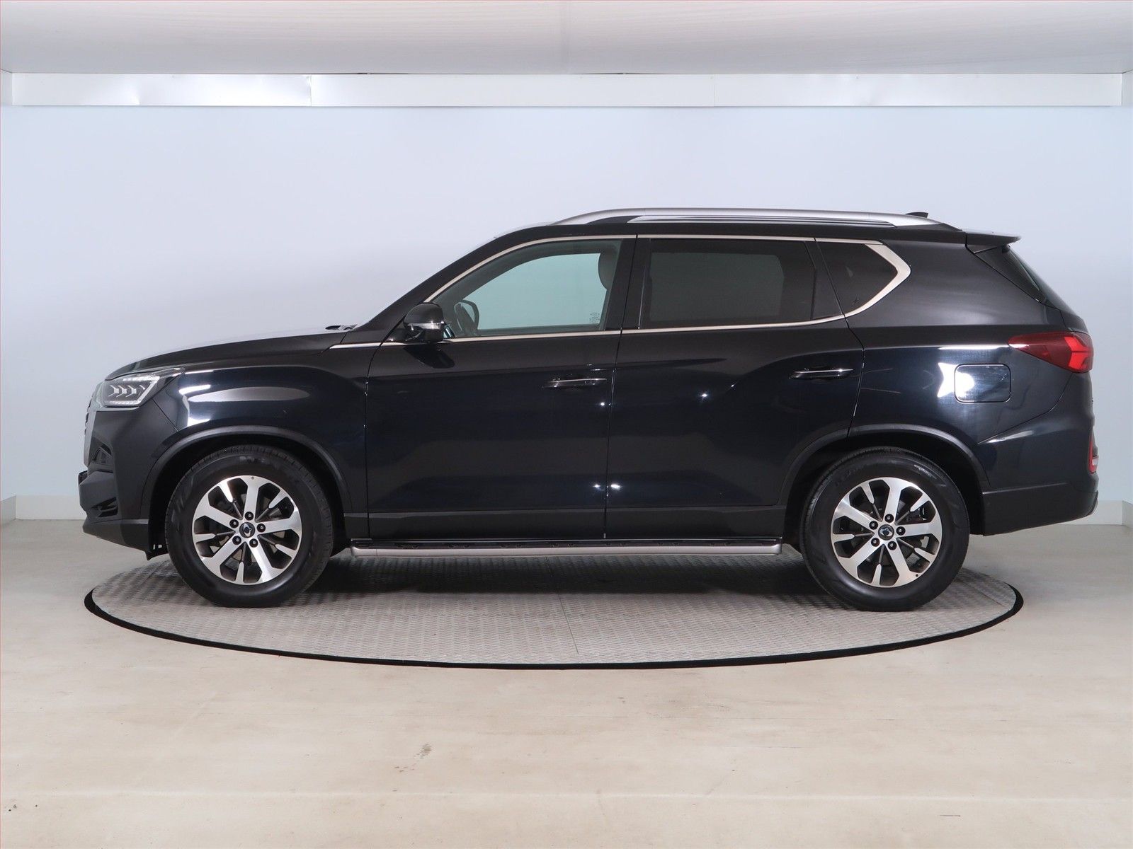 SsangYong Rexton, 2.2 Diesel, 4X4, Automat, ČR - fotka 3