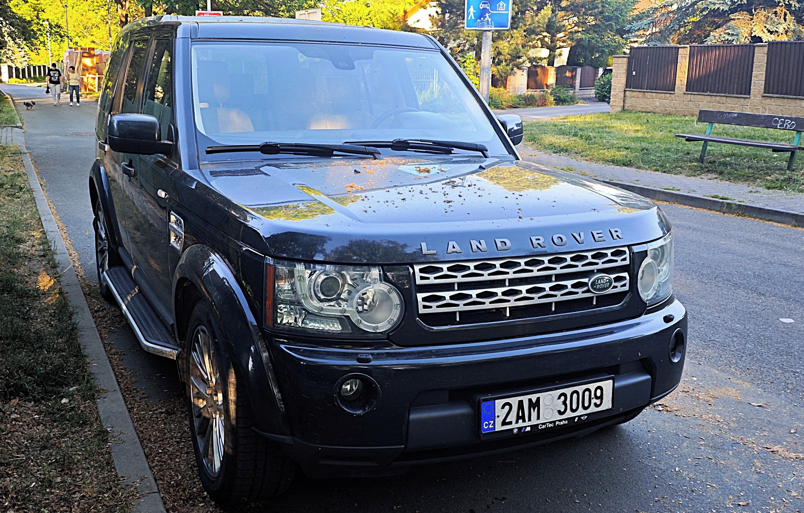 Land Rover Discovery, 3.0D SDV6 HSE Vada motoru DPH - fotka 2