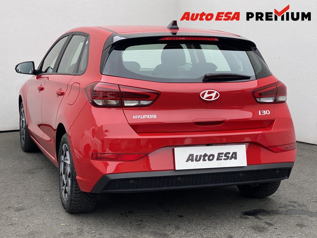 Hyundai i30, 1.5 DPi,1.maj,ČR,Comfort - fotka 6