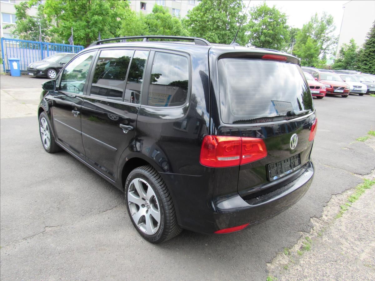Volkswagen Touran, 2,0 TDI 103kW DSG - fotka 4