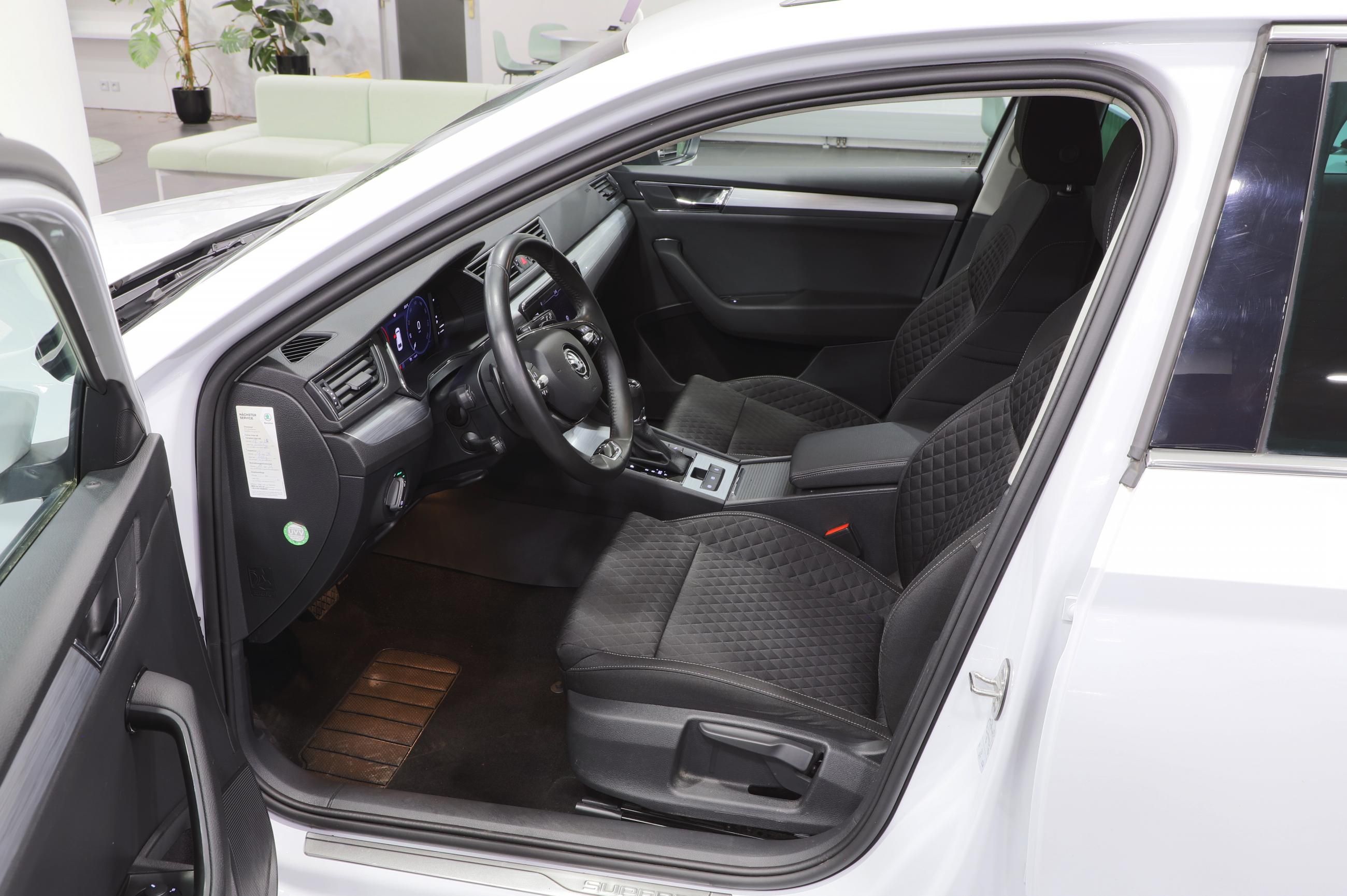 Škoda Superb, 2.0 TDI 110kW DSG / ALU 16'' - fotka 5