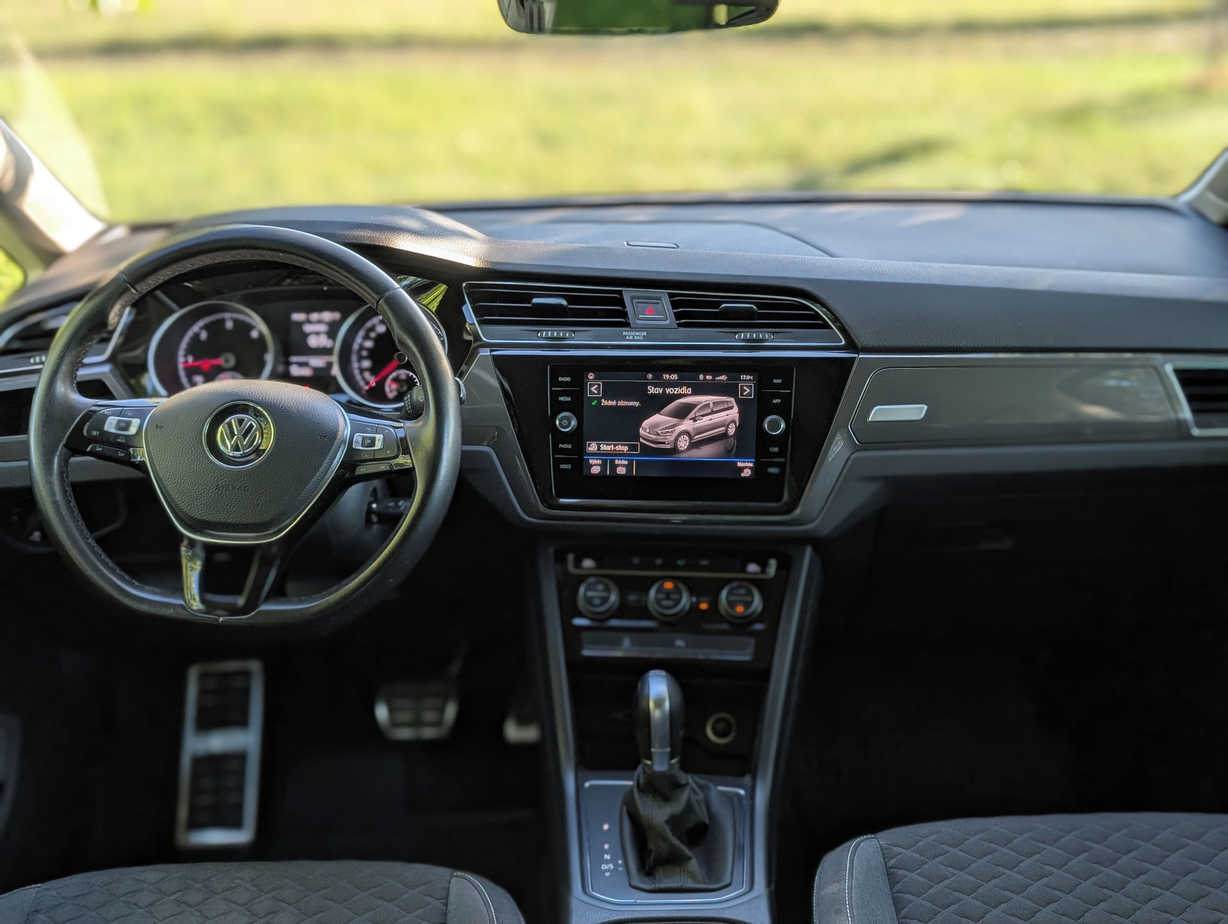 Volkswagen Touran, 2.0 TDI, 110 kW, DSG, 7 MÍST - fotka 2