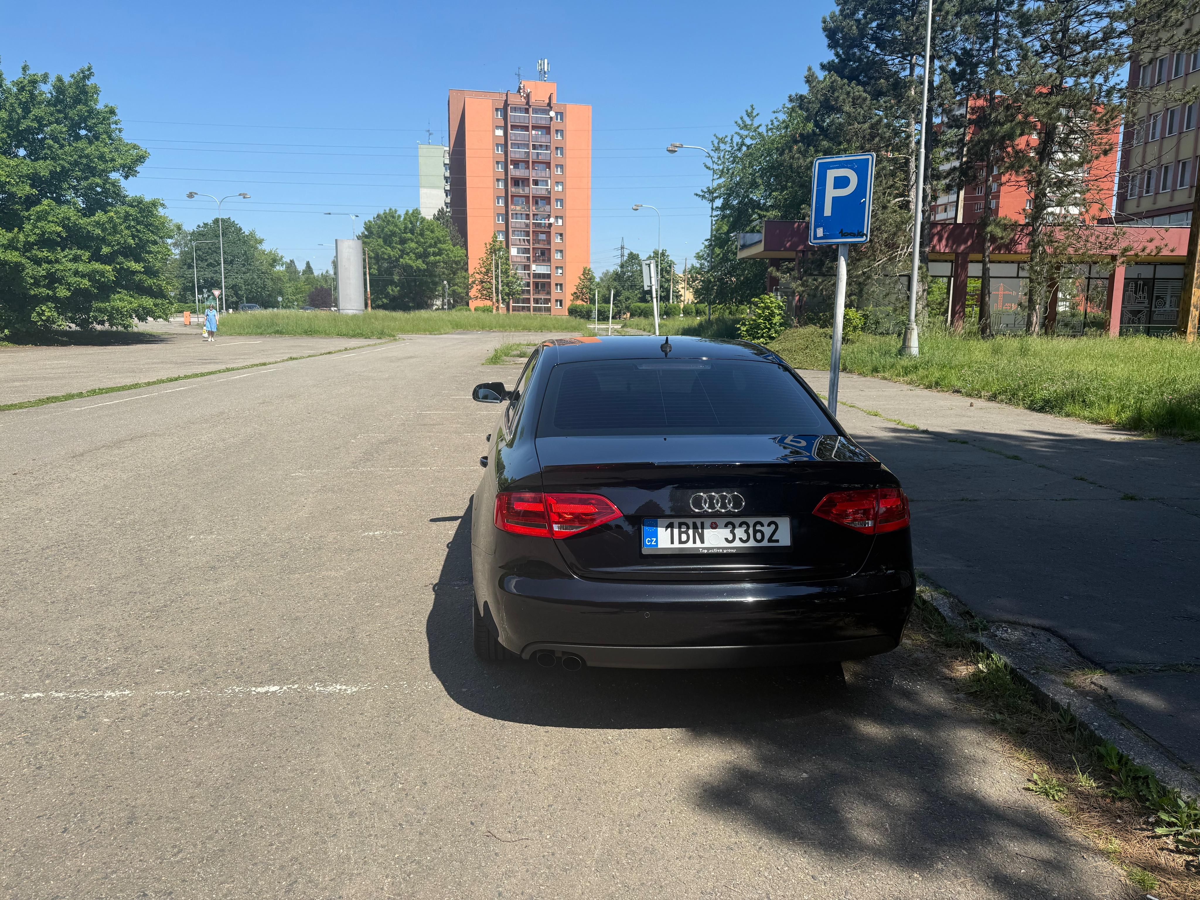 Audi A4, Audi A4b8 2.0TDI 2011 - fotka 4