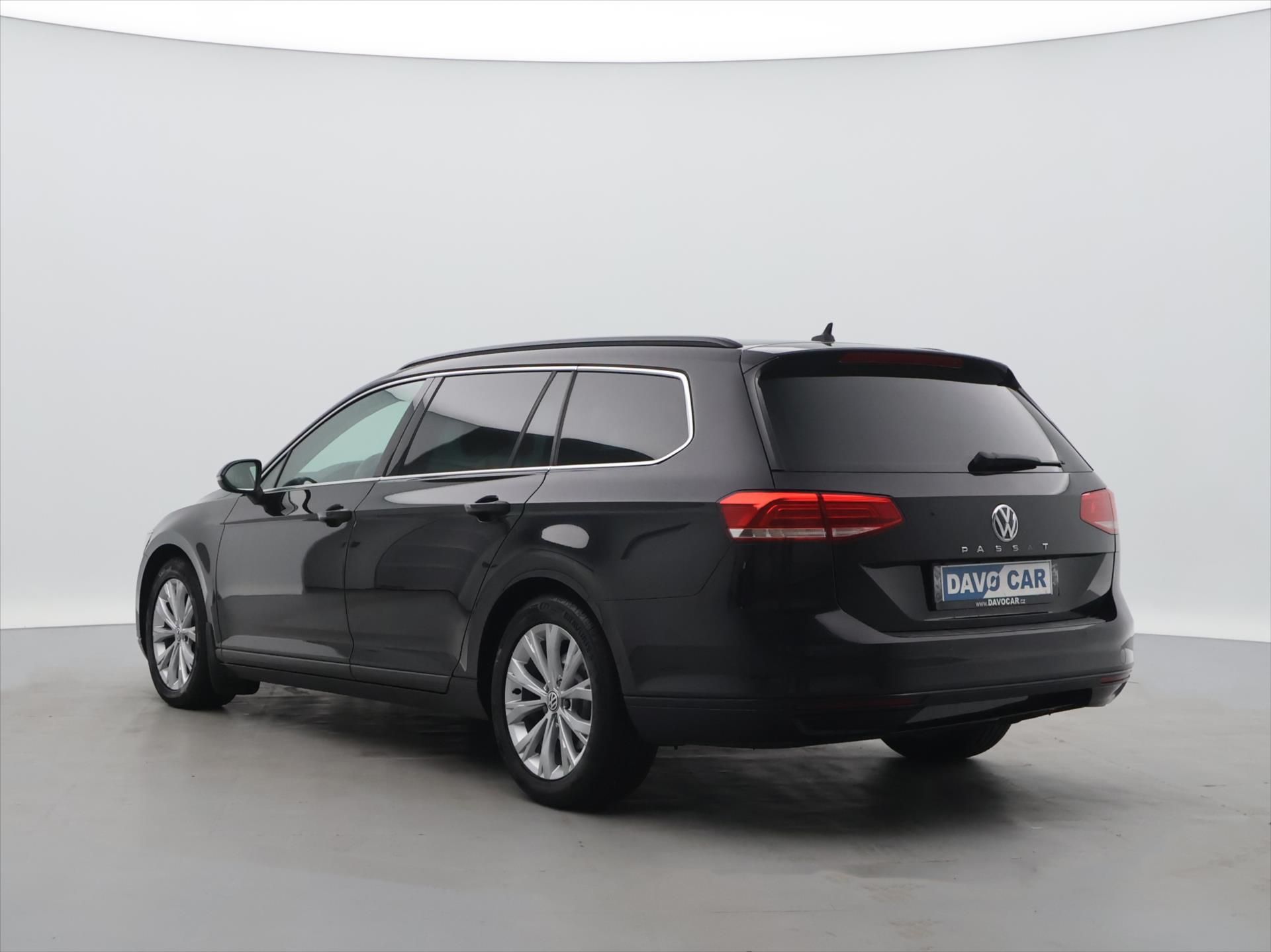 Volkswagen Passat, 2,0 TDI 110kW Comfortline Navi - fotka 5