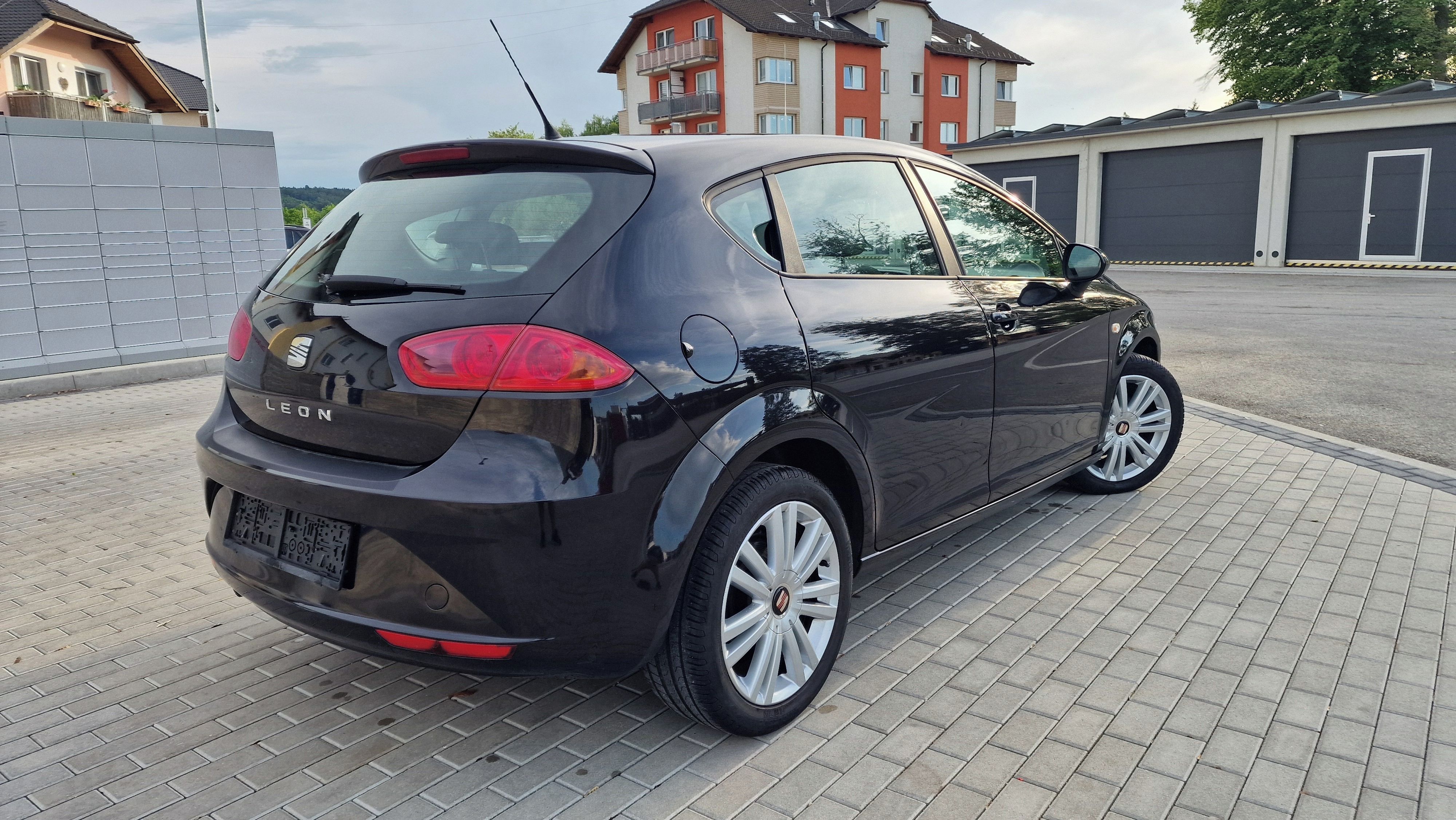 Seat Leon, VYJÍMEČNÝ CELKOVÝ STAV VOZU! - fotka 5