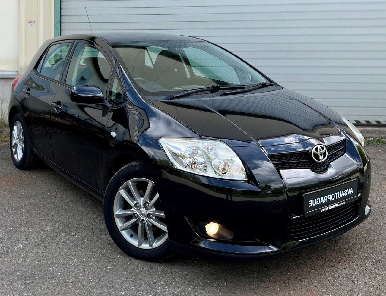 Toyota Auris, 1.4 VVT-i 71 KW – NÍZKÝ NÁJEZD