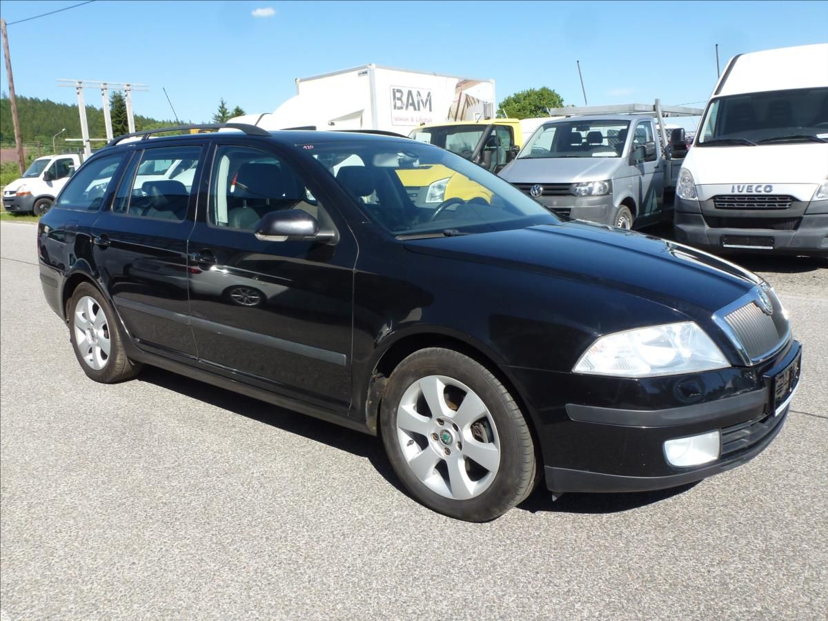 Škoda Octavia, 2,0 TDI  Elegance - fotka 6