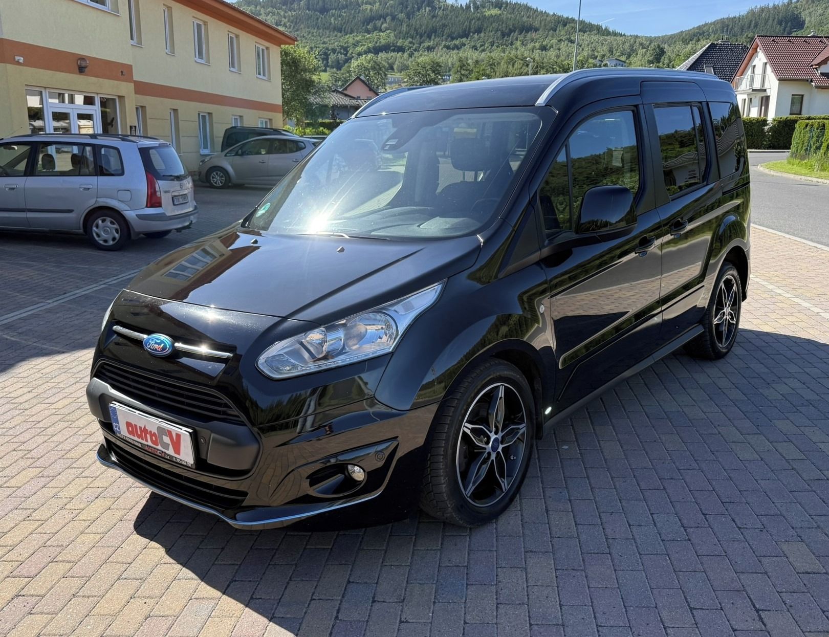 Ford Tourneo Connect, 1.5 TDCI 88kW VYH.OKNO - fotka 2