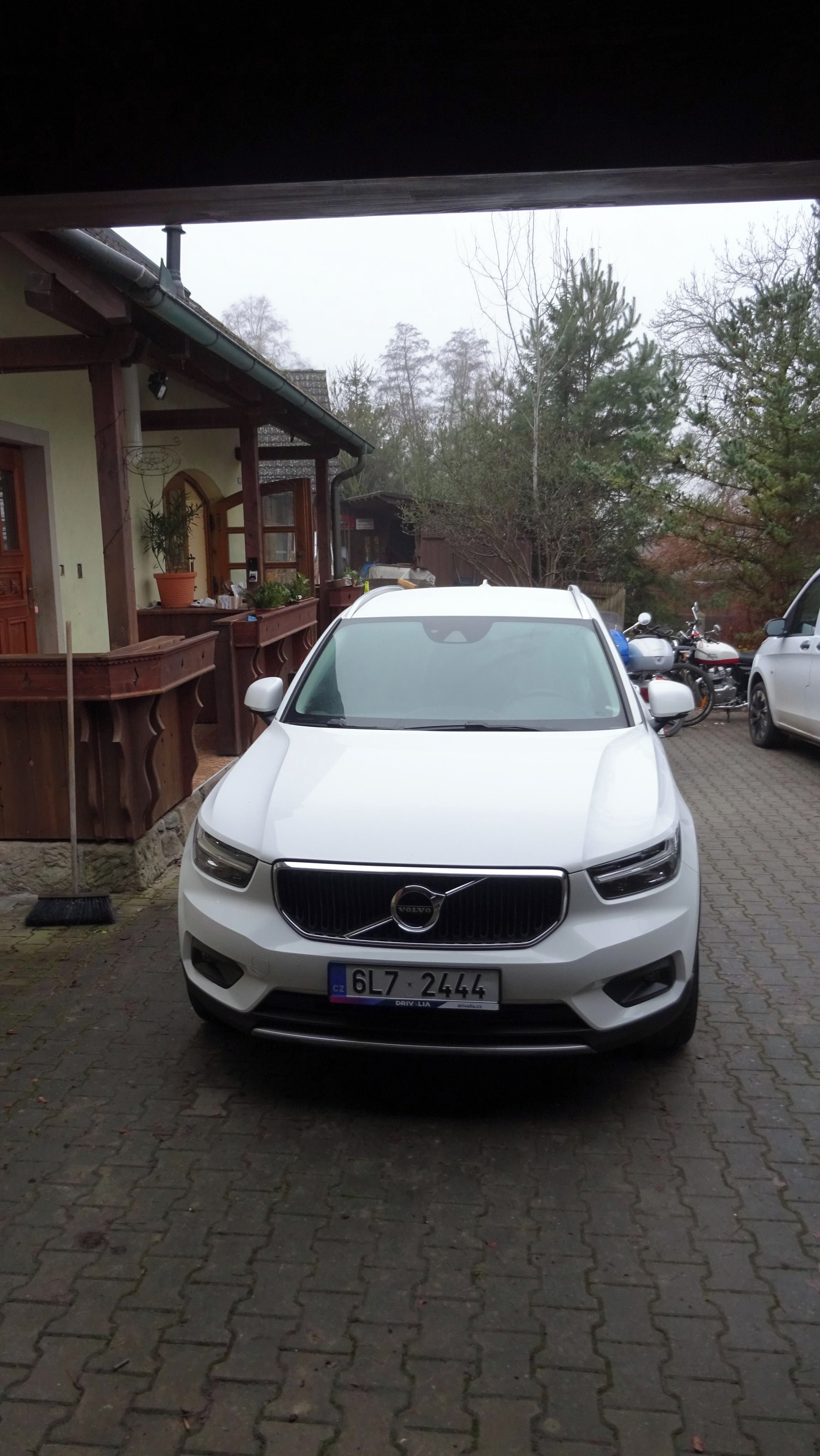 Volvo XC40 - fotka 2