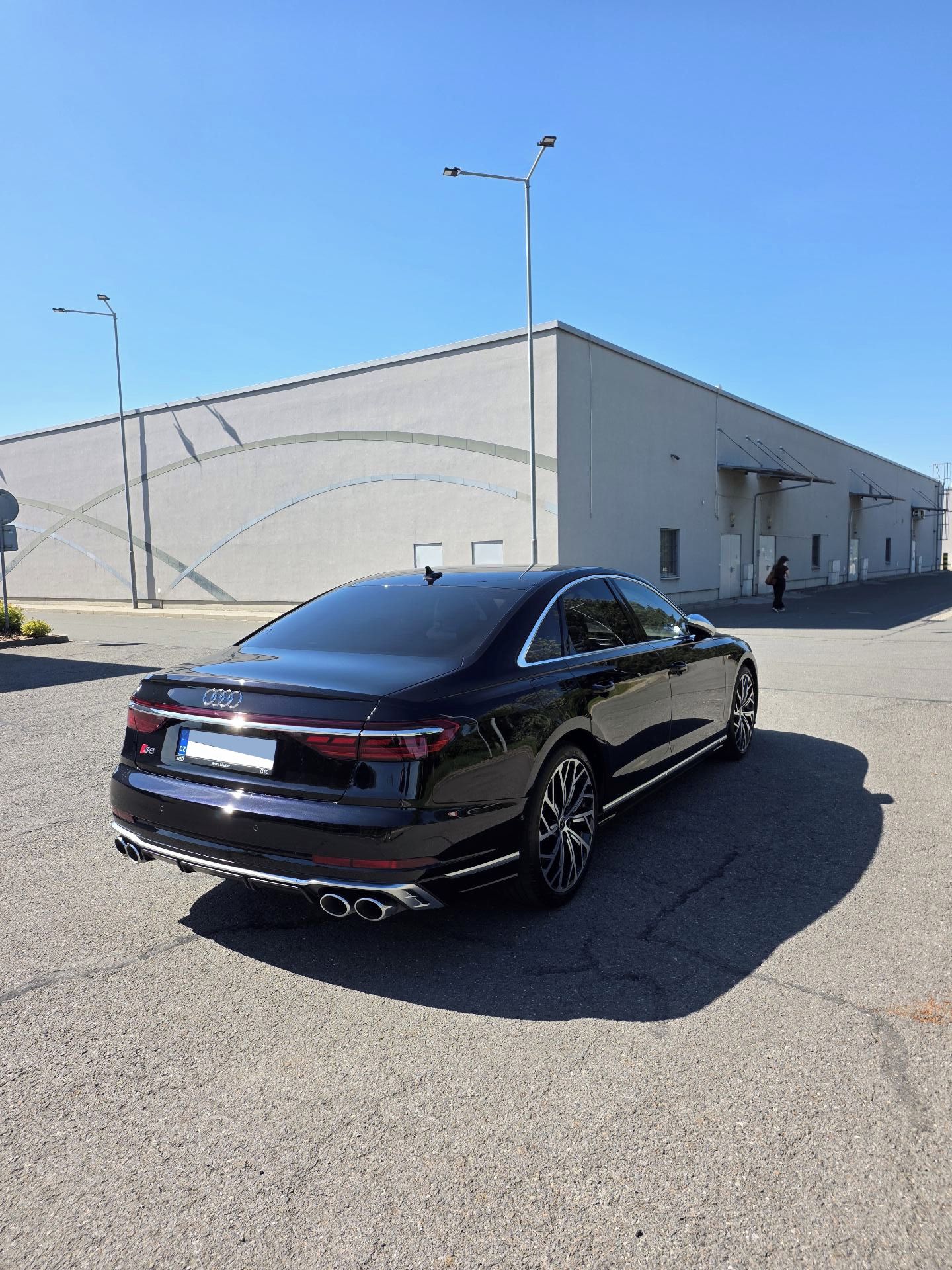 Audi S8, Carbon/B&O/Masáž - fotka 4