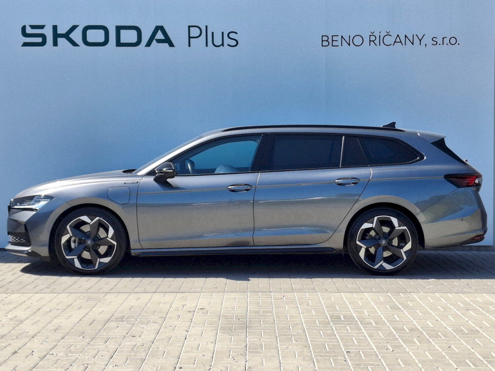 Škoda Superb, Combi iV SportLine DSG 1,5TSi - fotka 3