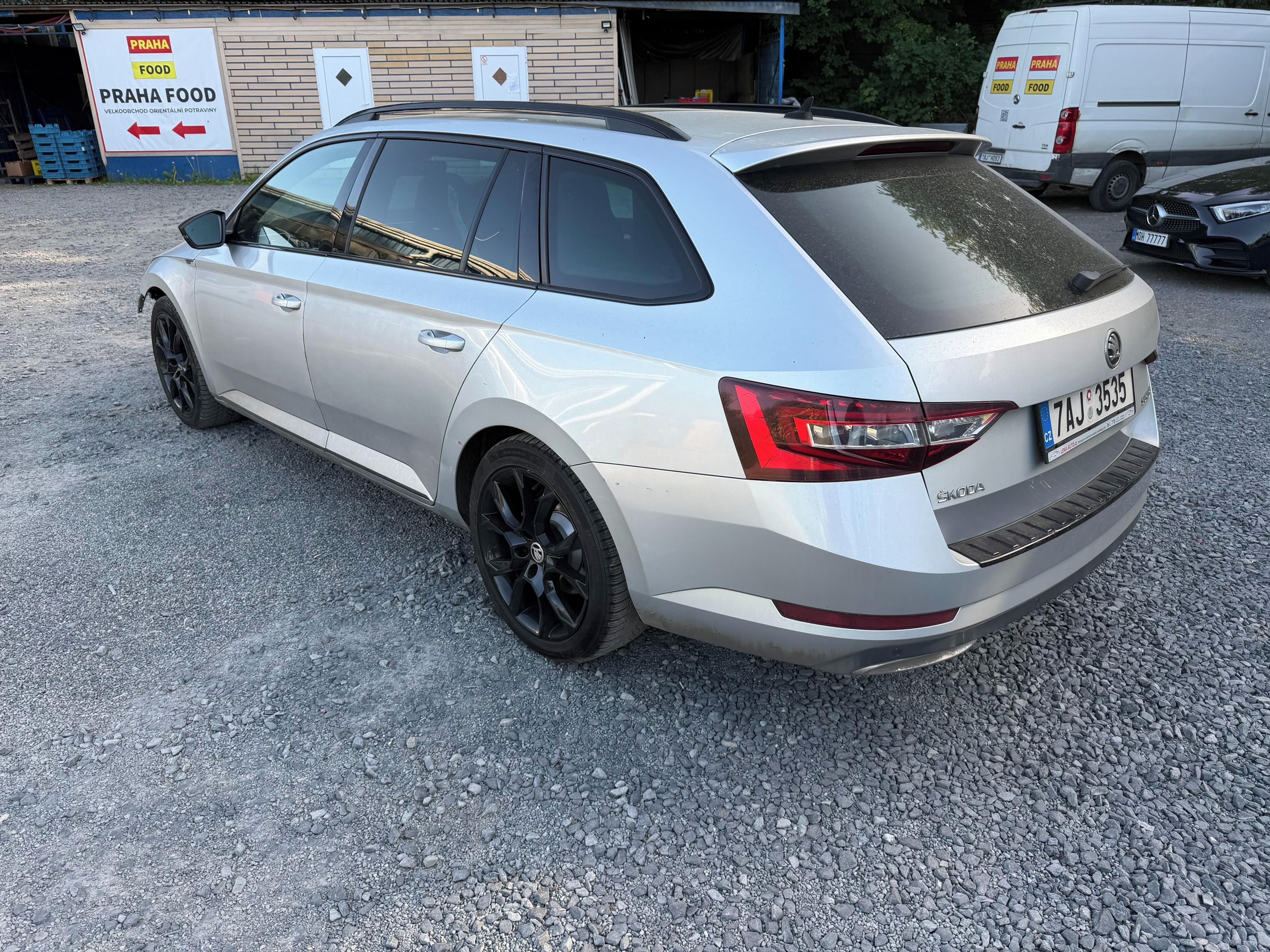 Škoda Superb, 2.0TDi, 110KW, DSG, KOUP. V ČR - fotka 4