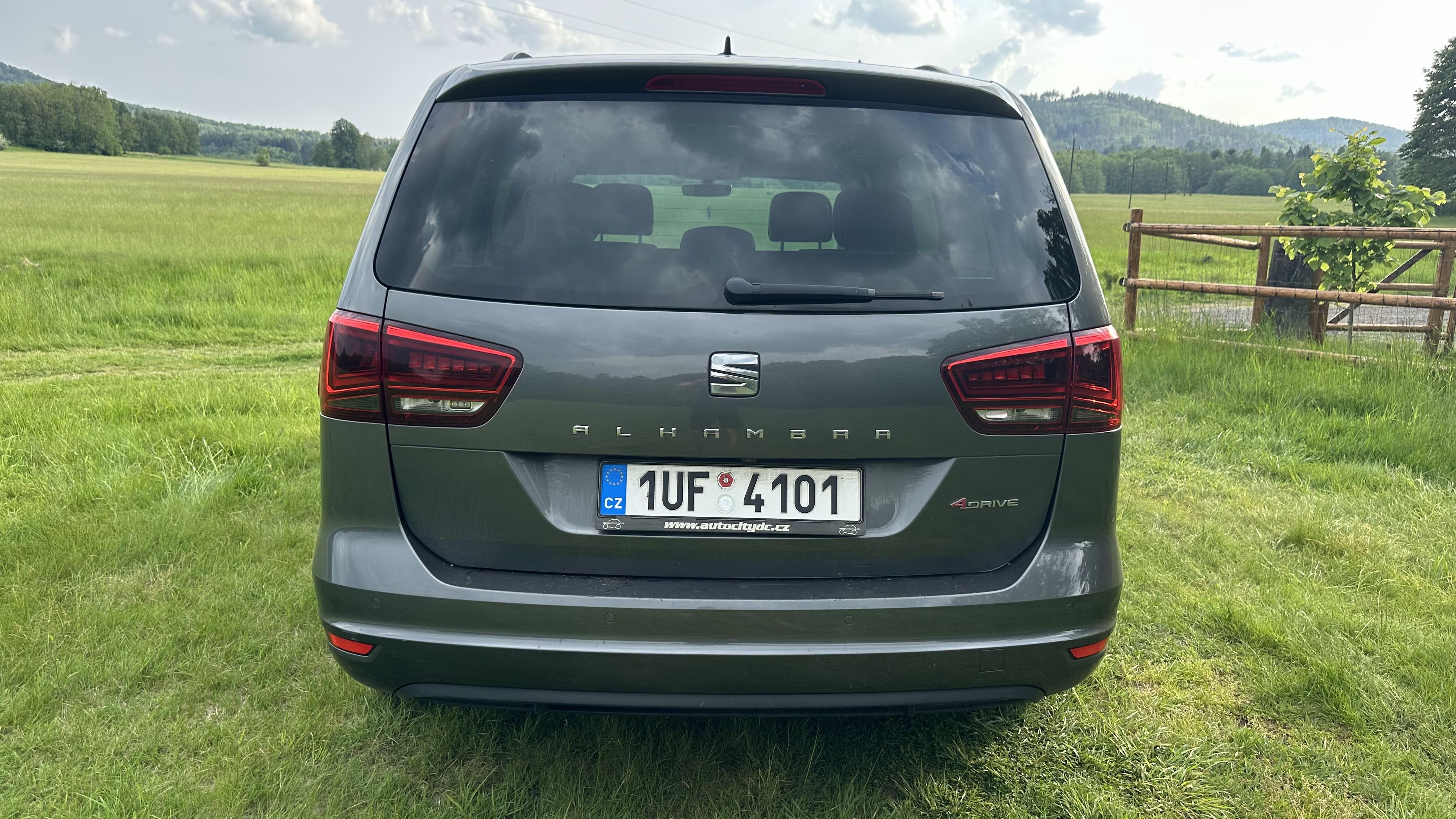 Seat Alhambra, 110kW, 4x4, 7 míst, tažné - fotka 5