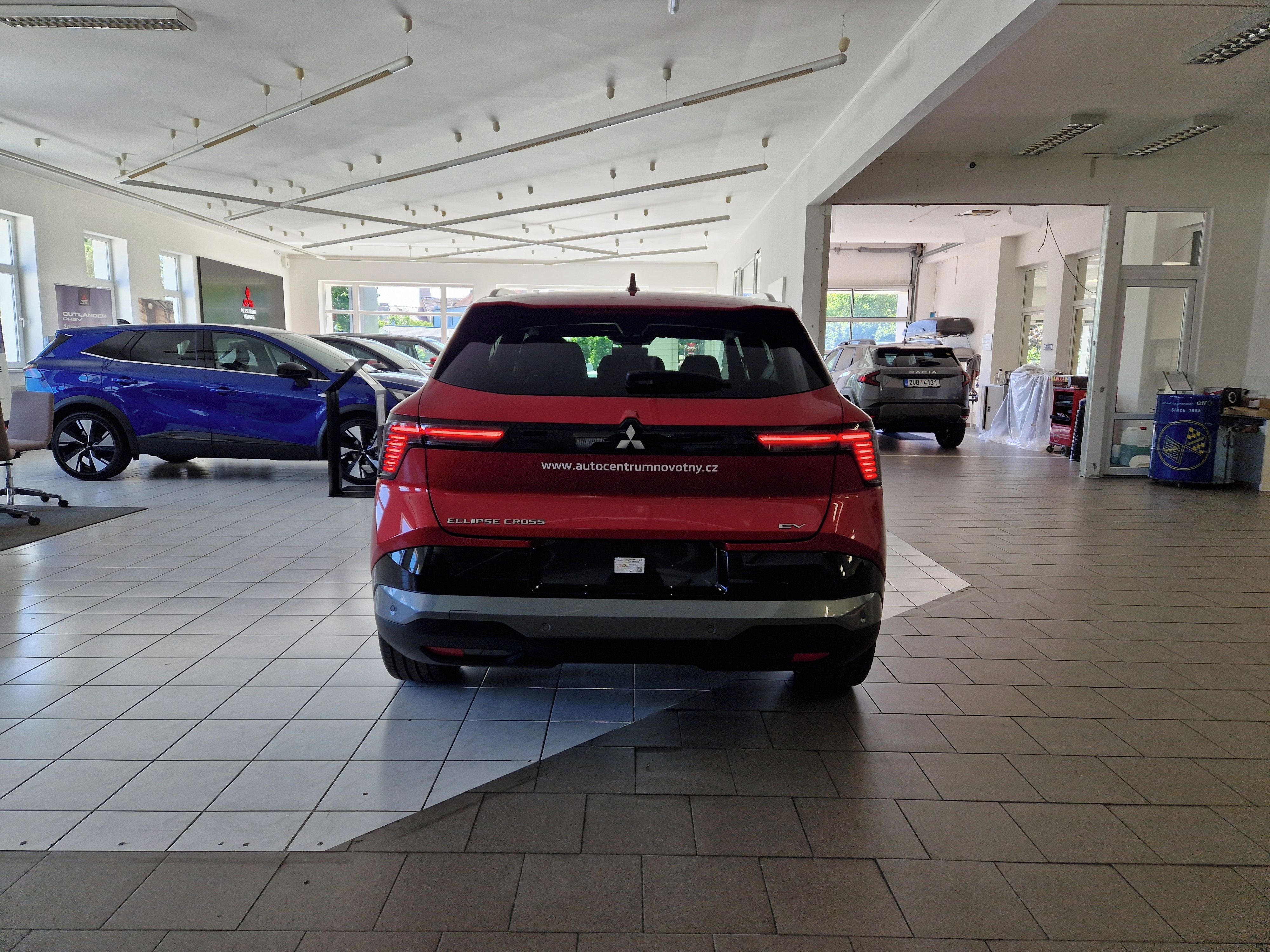 Mitsubishi Eclipse Cross, INSTYLE 160kW/220k 87kWh - fotka 6