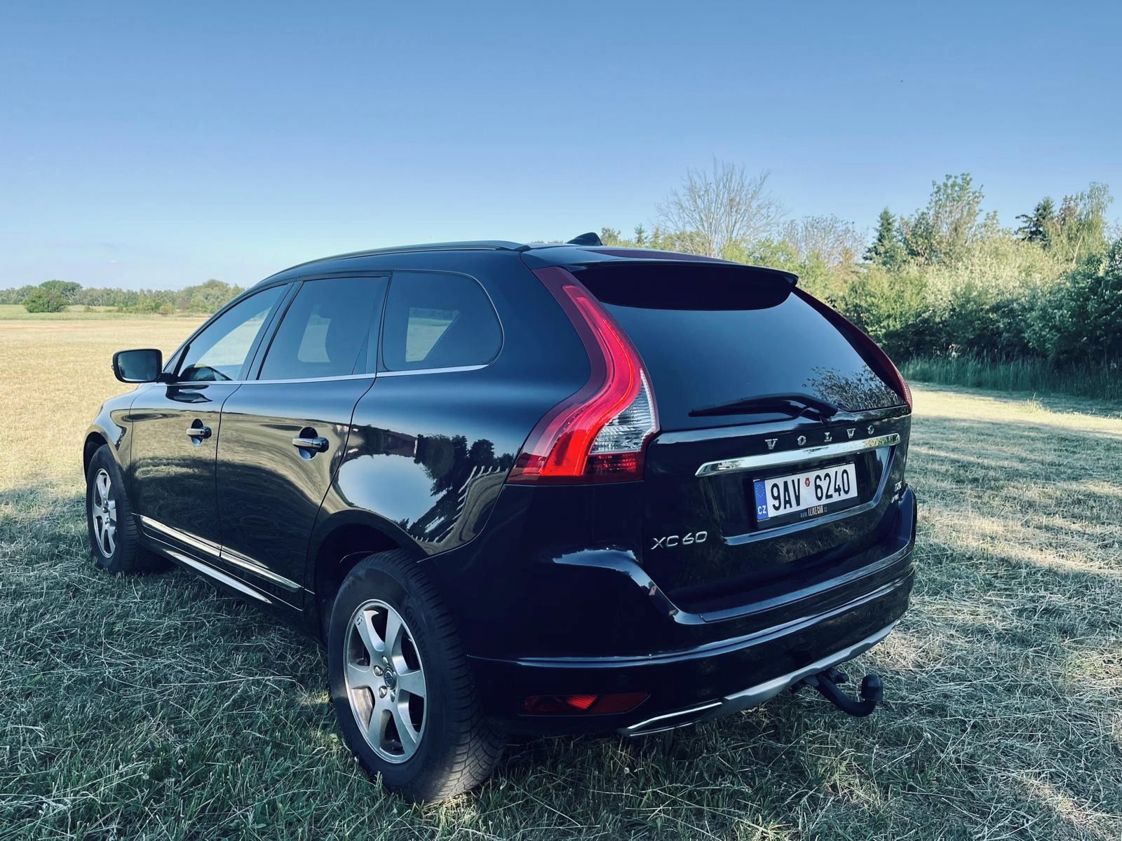 Volvo XC60, 2,4D5 AWD,Summum,Automat,Kůže - fotka 3