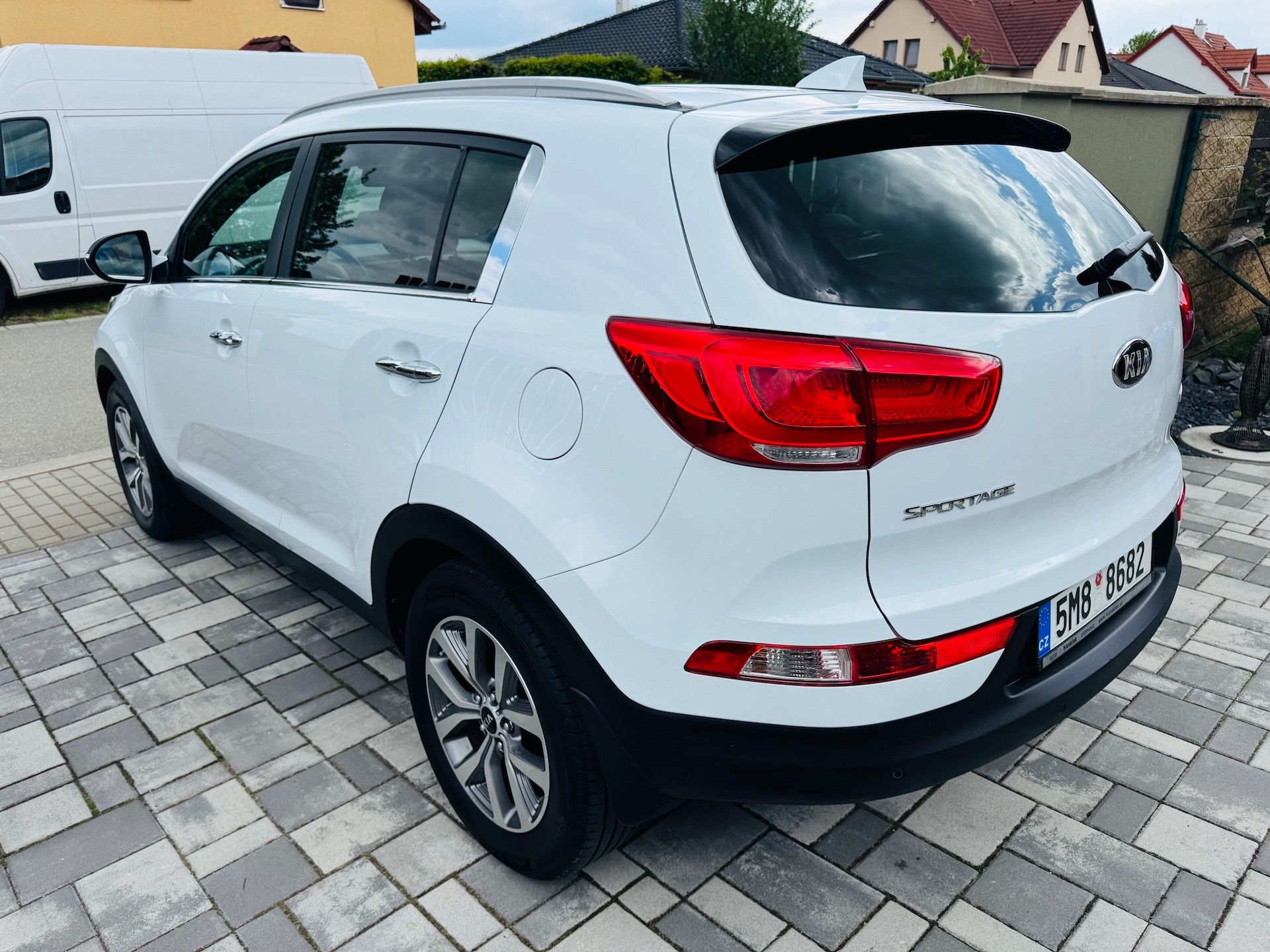 Kia Sportage, 1.7 CDRi PREMIUM ČR - fotka 4