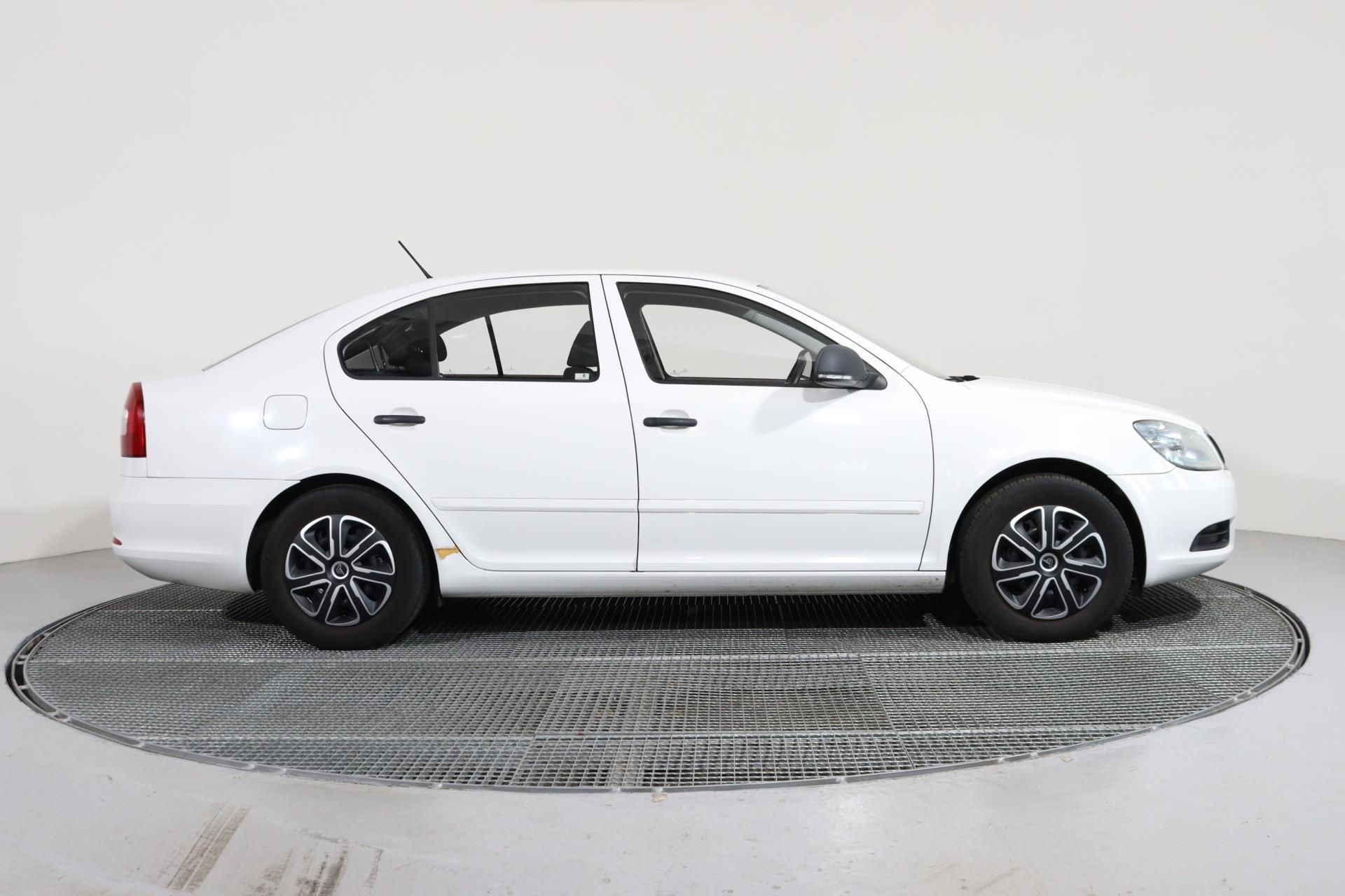 Škoda Octavia, ACTIVE 1,6 TDI 77 kW - fotka 3