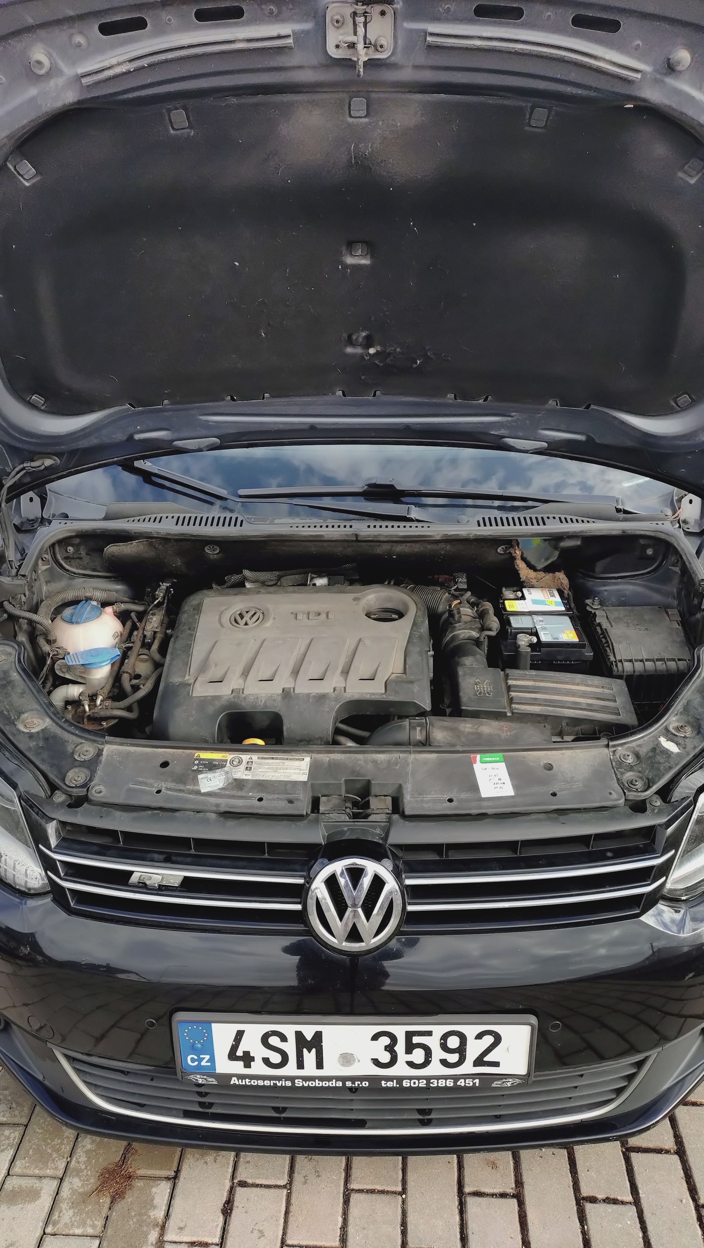 Volkswagen Touran, 2014 2.0 TDI DSG - fotka 6