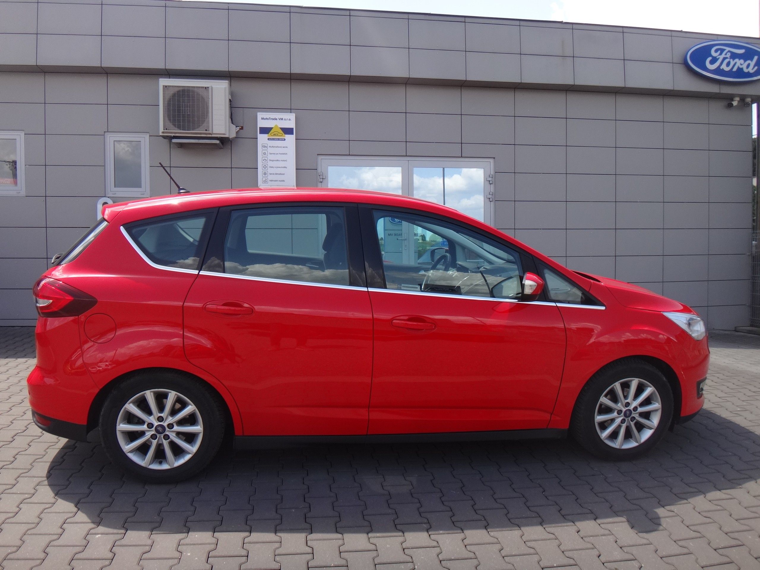 Ford C-MAX, Titanium 1.0EcoBoost 92kW/125k - fotka 6