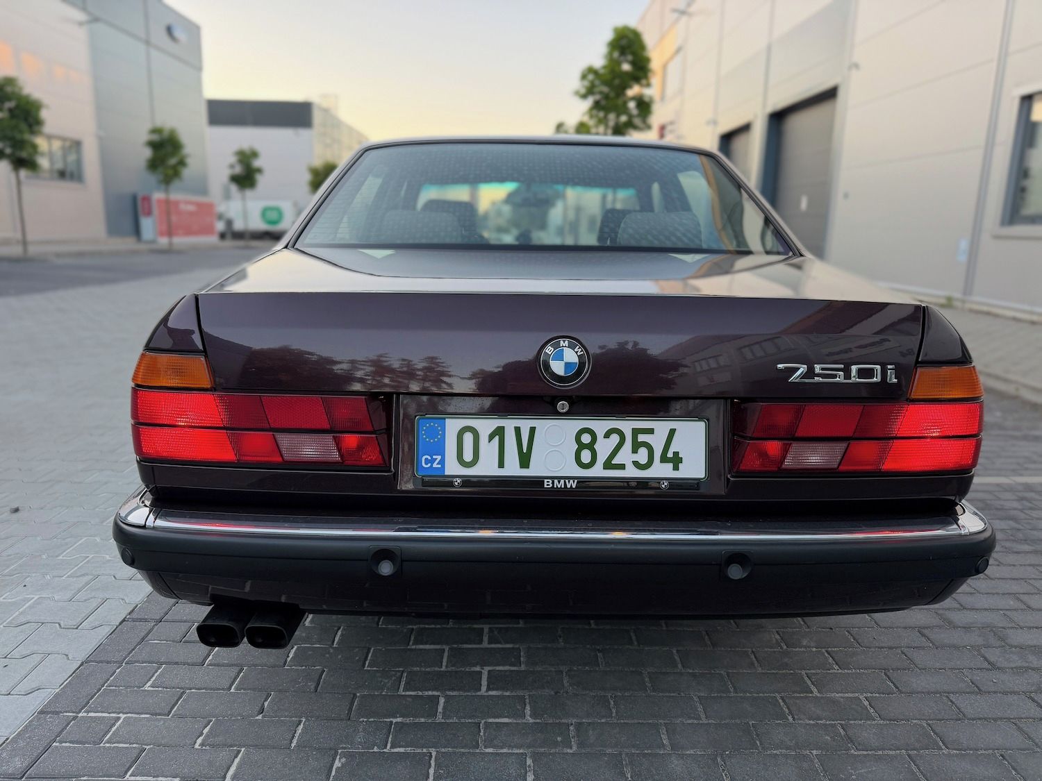 BMW Řada 7, E32 750i V12 - fotka 6